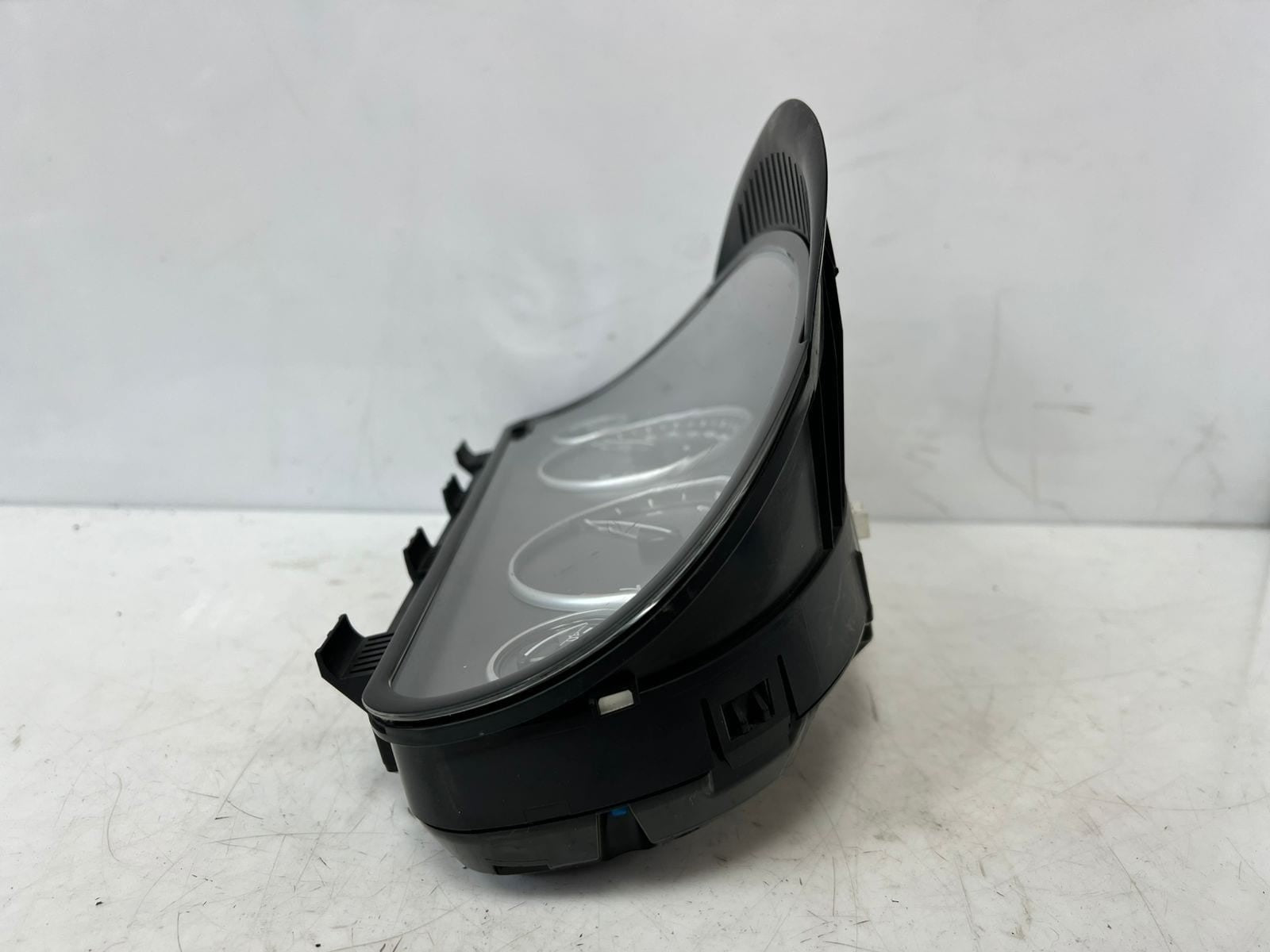 2010-11 BMW 528i F10 F11 F18 F07 535I Instrument Cluster SPEEDOMETER 9227601 OEM