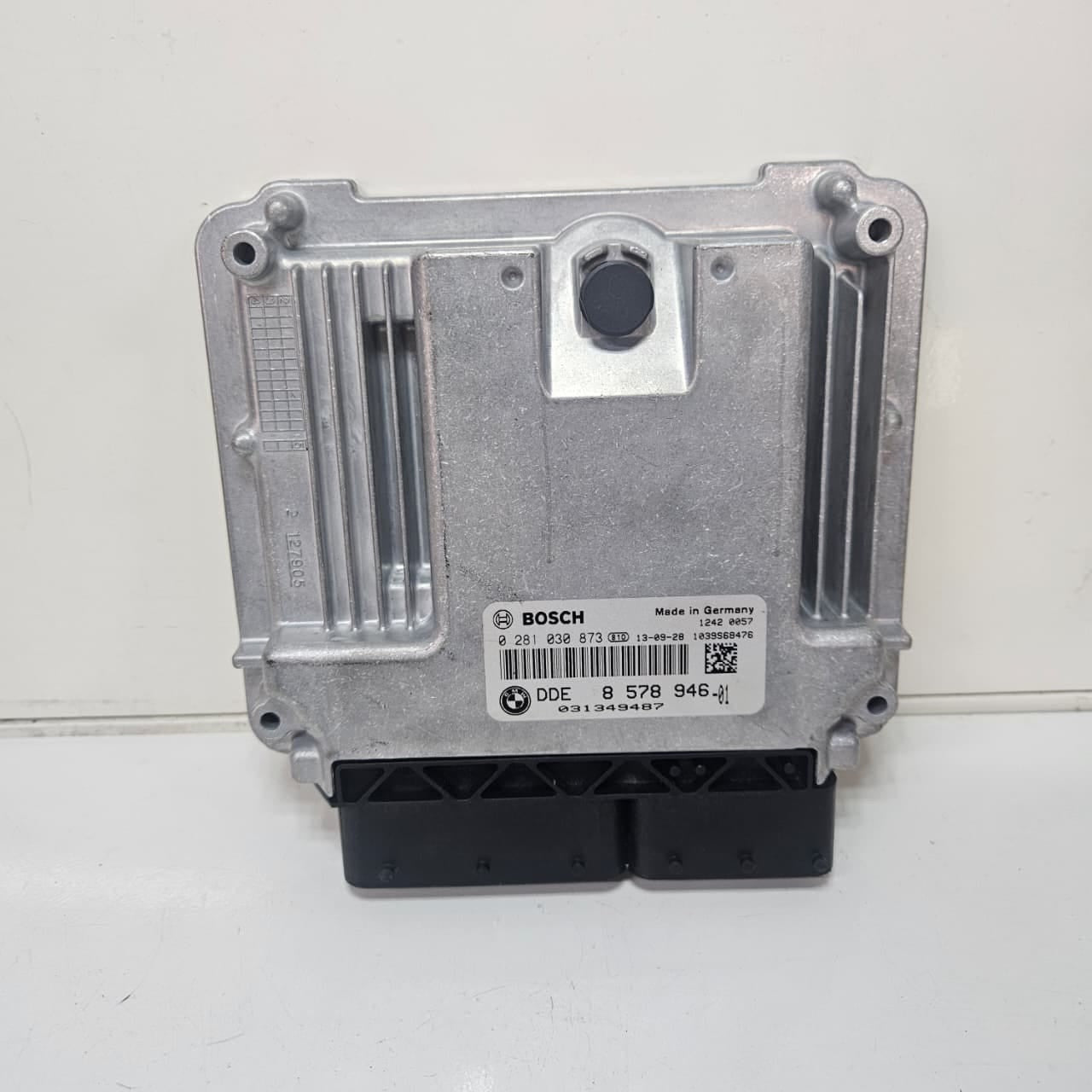 8578946-2013 BMW F30 F31 F34 N47 2.0 Diesel Engine Control Unit DDE Key Set