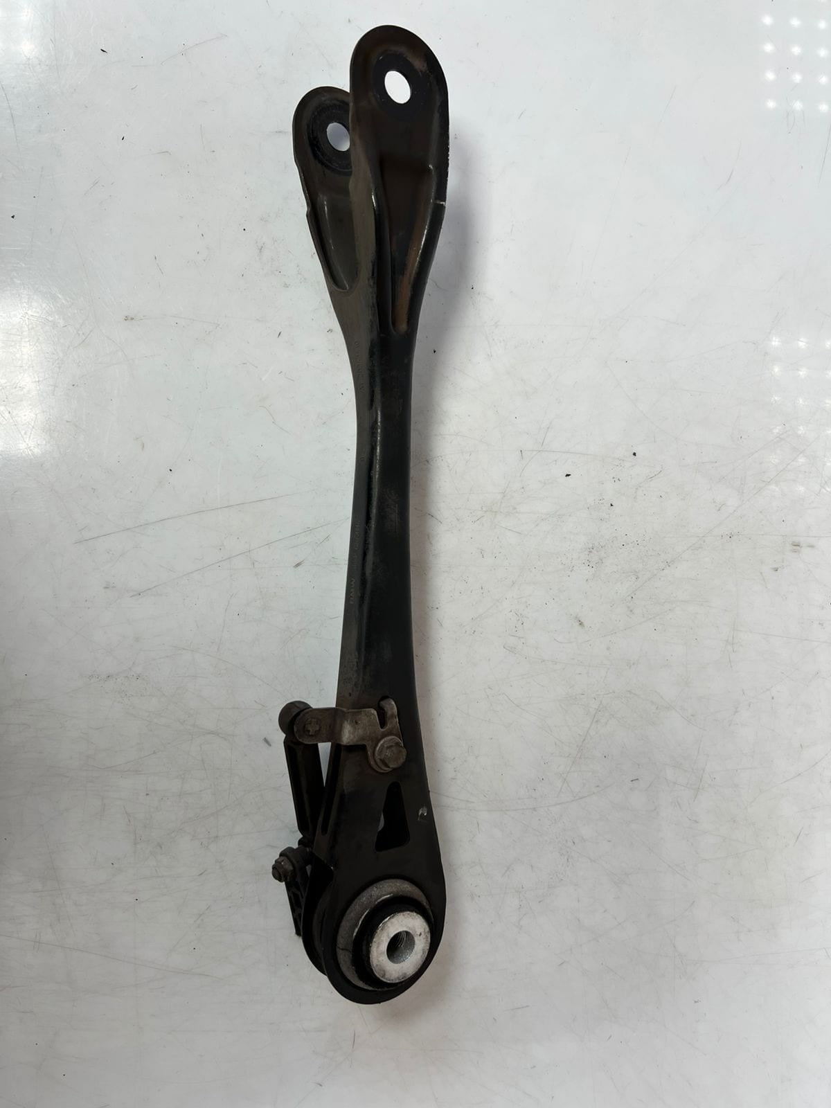 2016-2025 BMW 5' M5 G12 G30 F90 Trailing Arm With Rubber Mount 6861114 OEM