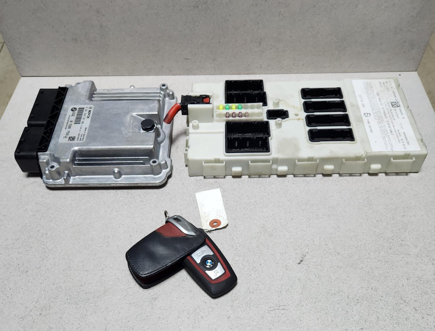 BMW Engine Control Unit DDE 8598759 ECU SET 320D 2017 B47 RHD 