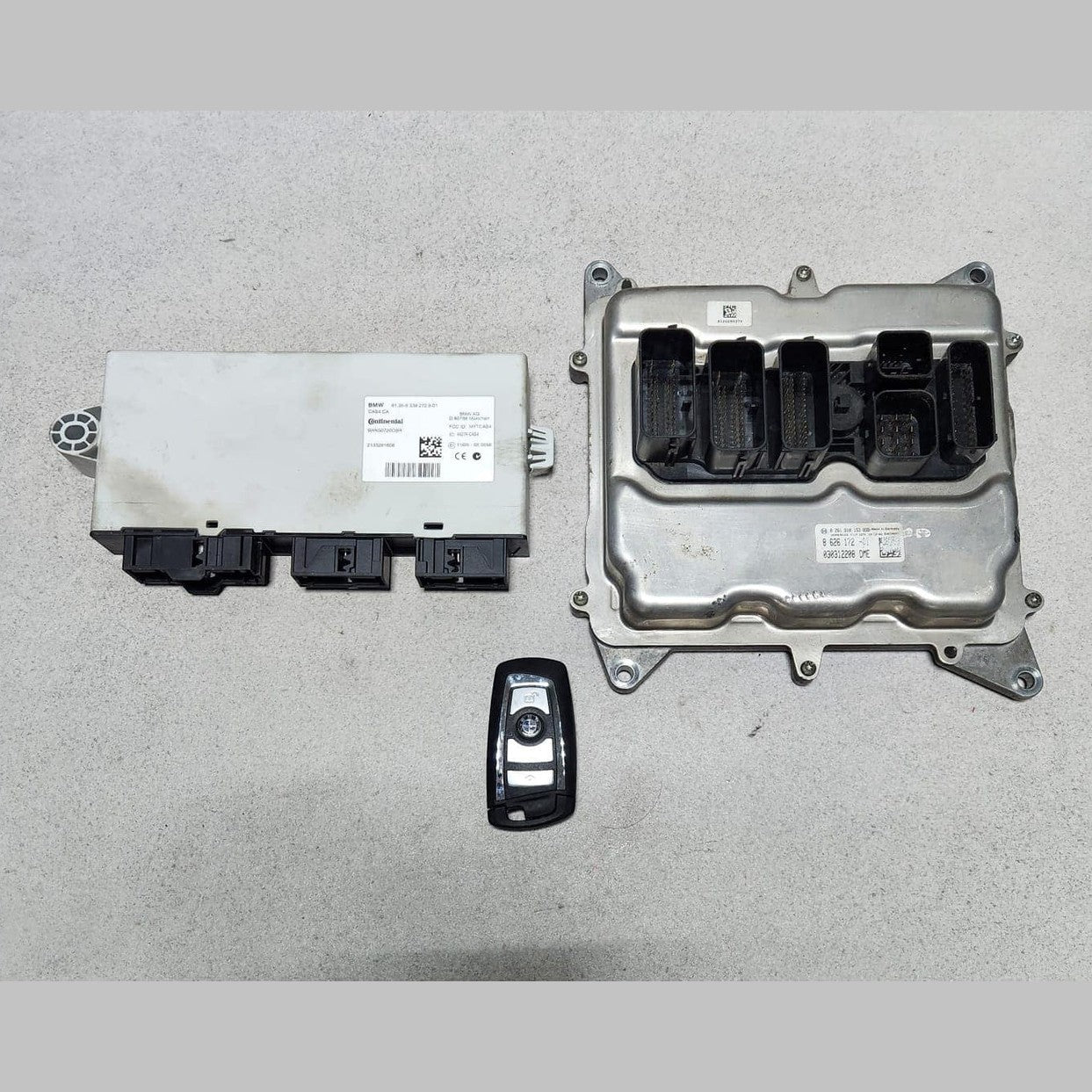 2014 BMW 320i 2014 F30 N20 Engine Control Unit DME ECU Set 8626172 OEM