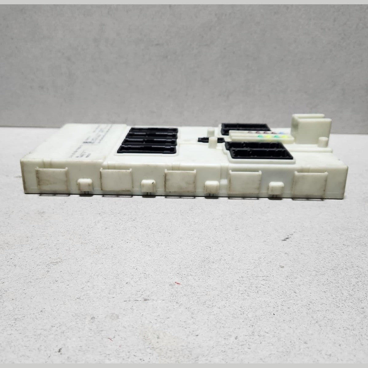 2012-2016 BMW 3 Series 320i 328i Front Body Control Module BCM 9303543