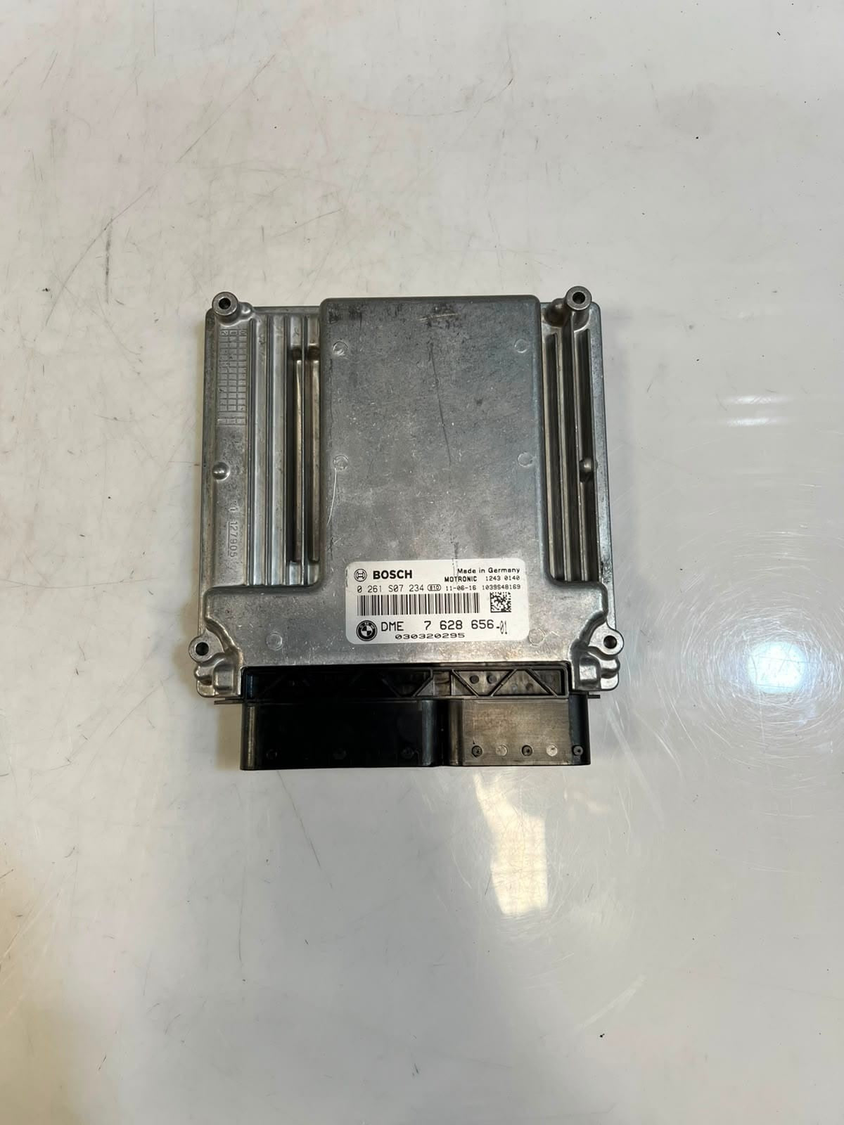 BMW X1 E84, E87, E90, and E91  Engine Control Module ECU ONLY 7628656 OEM