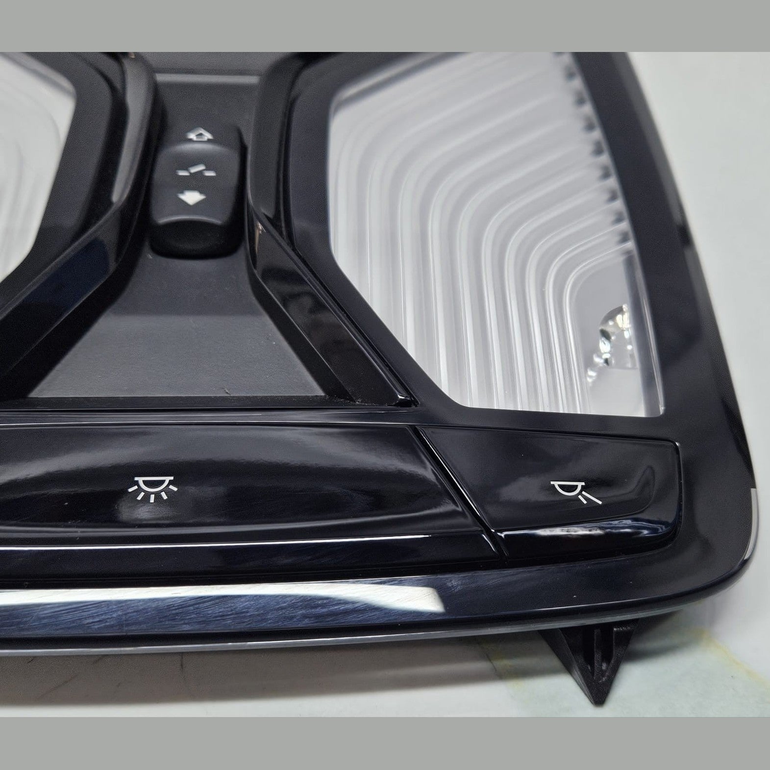 BMW G11 G20 G30 INTERIOR ROOF READING LIGHT 7910965 OEM