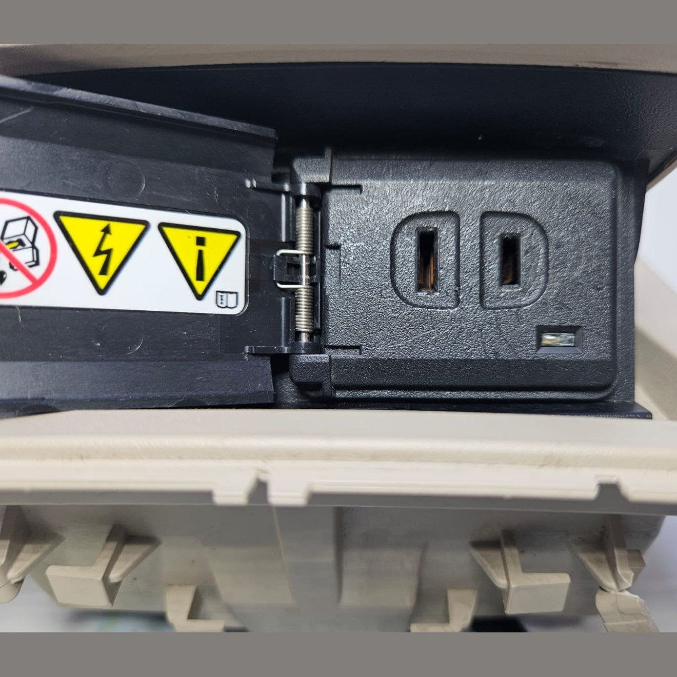 10-16 Mercedes W212 Rear Center Console Ashtray 12V Power Outlet A212 6805650