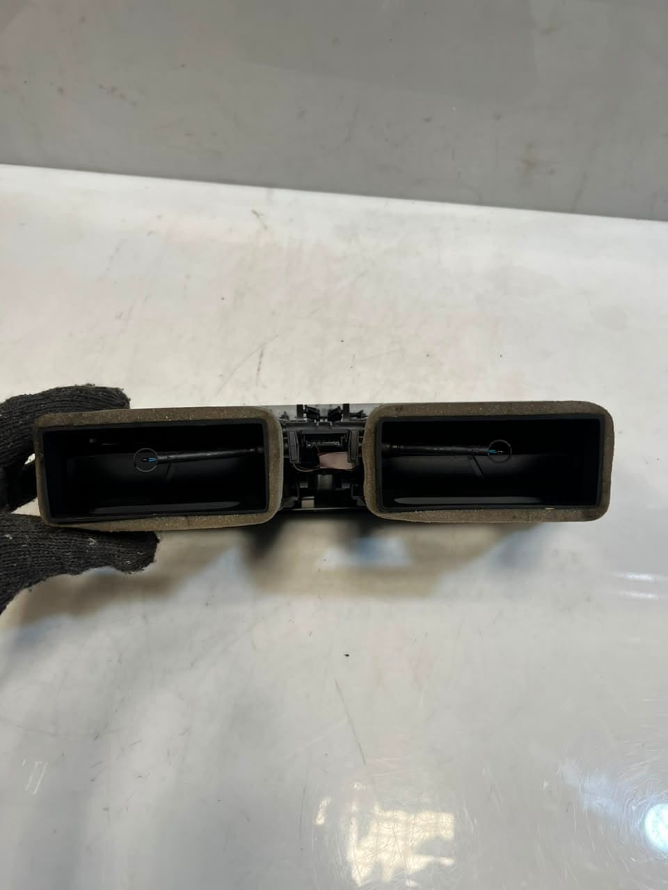 2005 BMW 7 Series E65 E66 745Li Center Dashboard AIR GRILLE Vent 8223599 OEM
