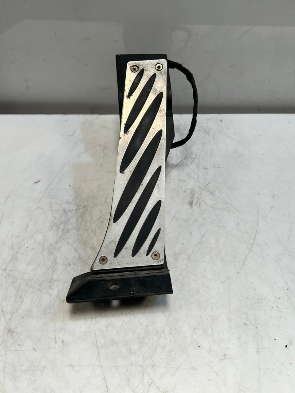 2007-2013 BMW 5 6 3 Series E63 E64 328i E60 E90 Accelerator Pedal 6772645 OEM