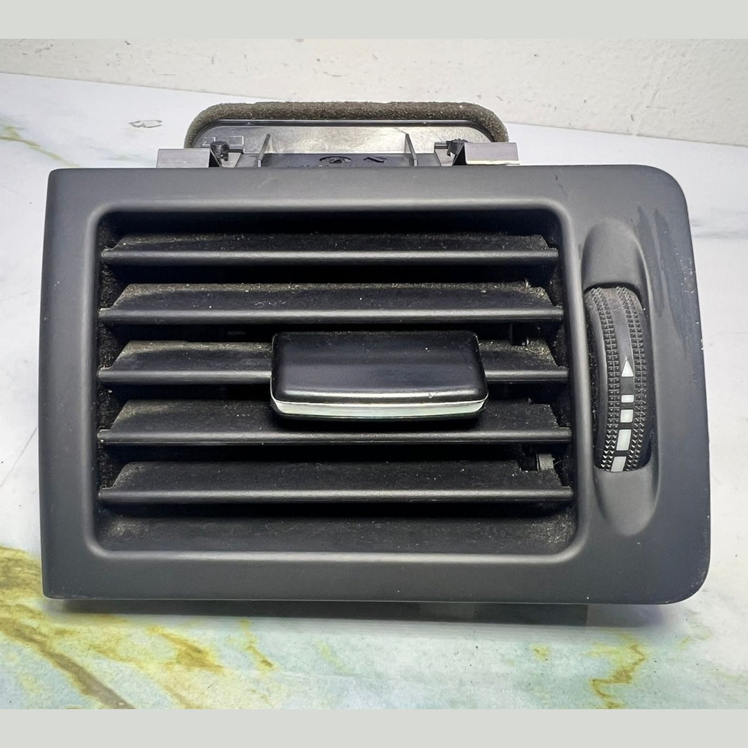 2011-2014 Mercedes-Benz C180 Dashboard Air Vent Grille A2048301154 C-Class W204
