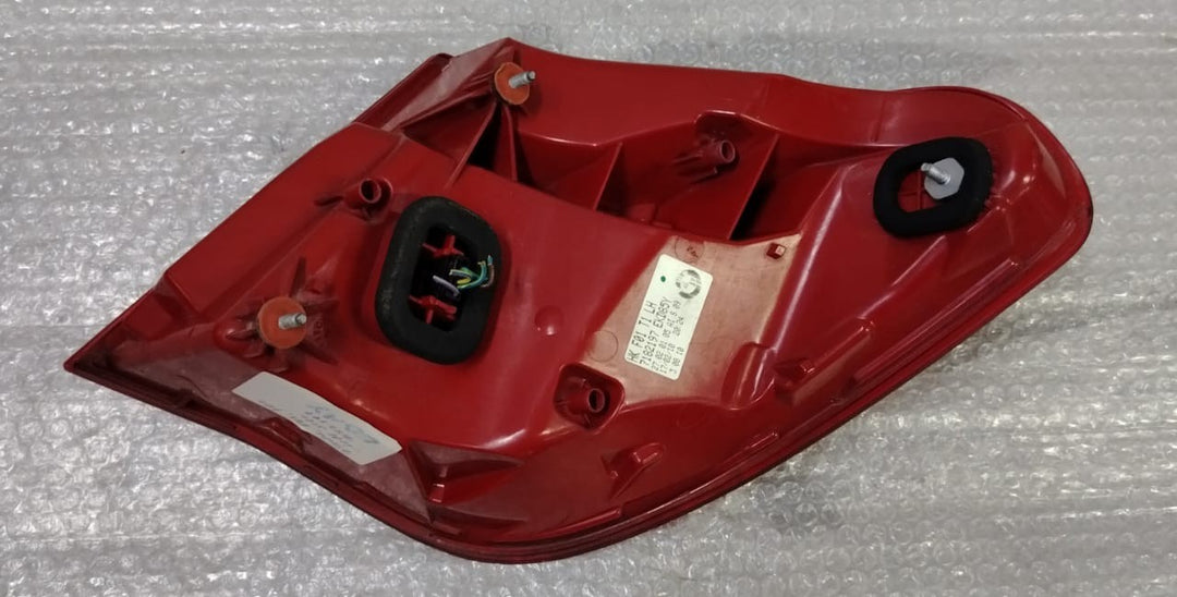 OEM BMW 7 Series F01 F02 F04 Rear Tail Light Lamp Side Panel Left 7182197