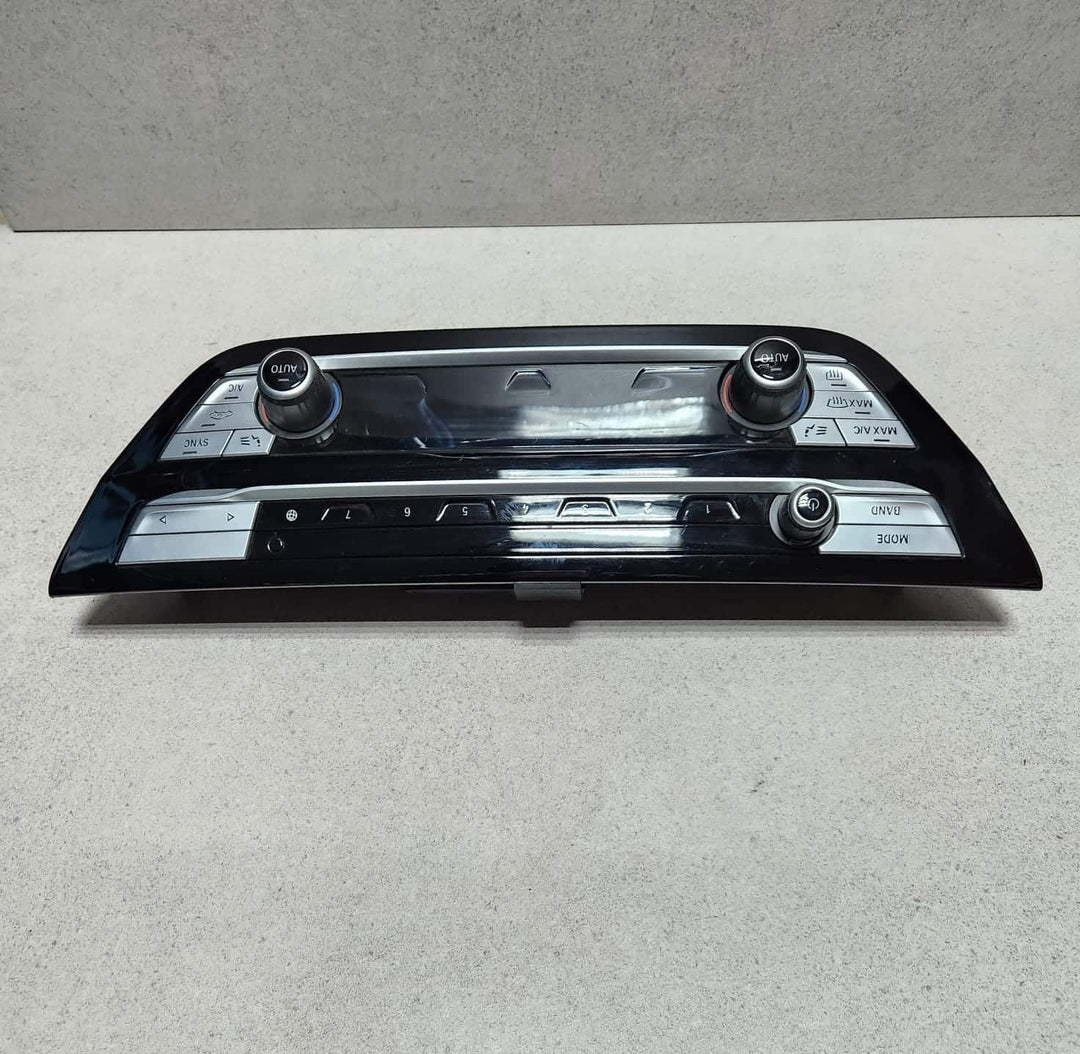 2017-2020 BMW 530i Ac Panel Control 5A09B29 G30 5 Series