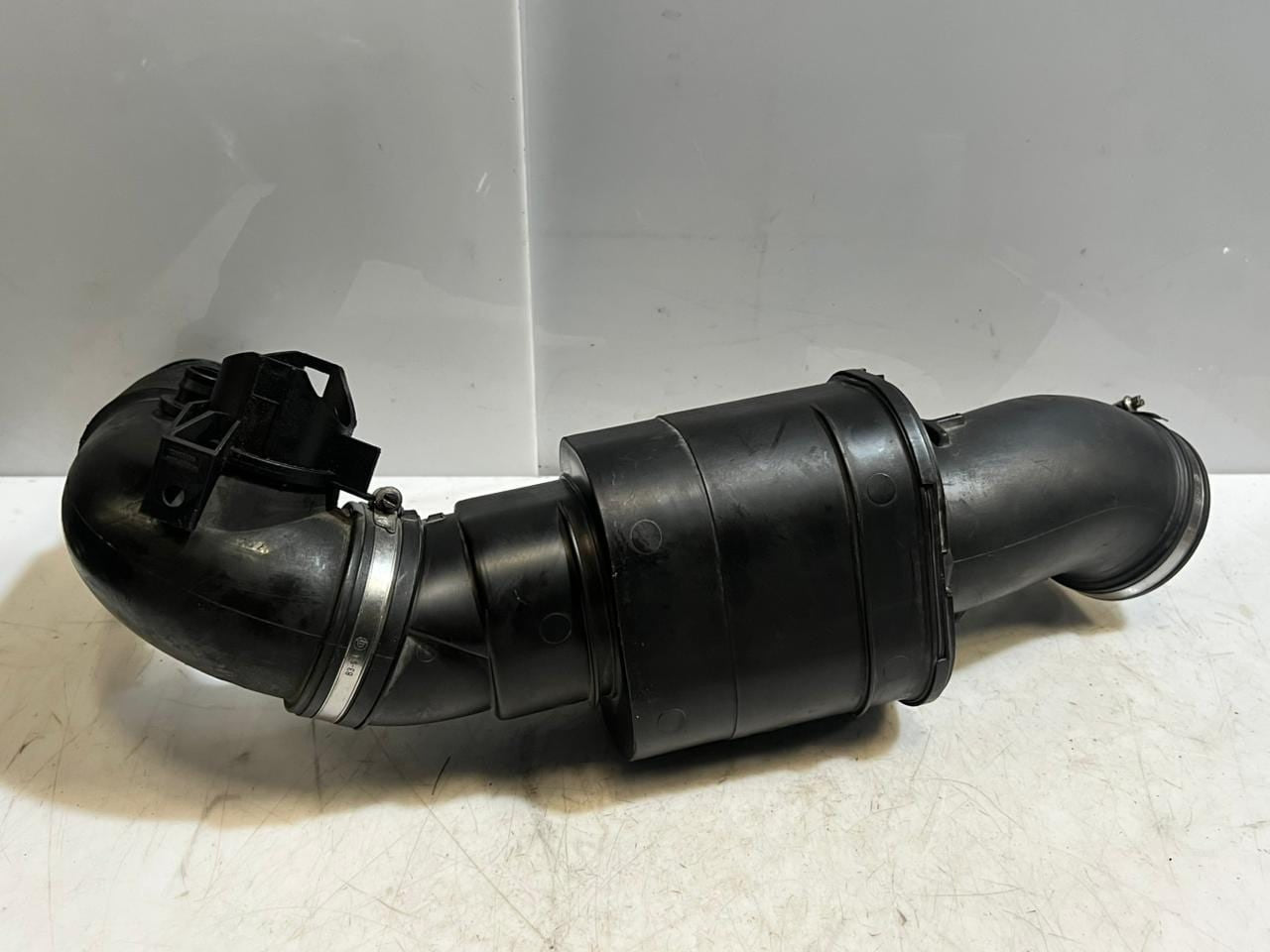 2011-2016 BMW F10 F11 F07 F18 GT 528i 535i Air Intake Duct LINE PIPE 7612094 OEM