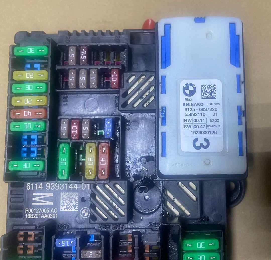 2018 BMW 430i Power Distribution Box 9393144, G11 G12, 750i, and 430i
