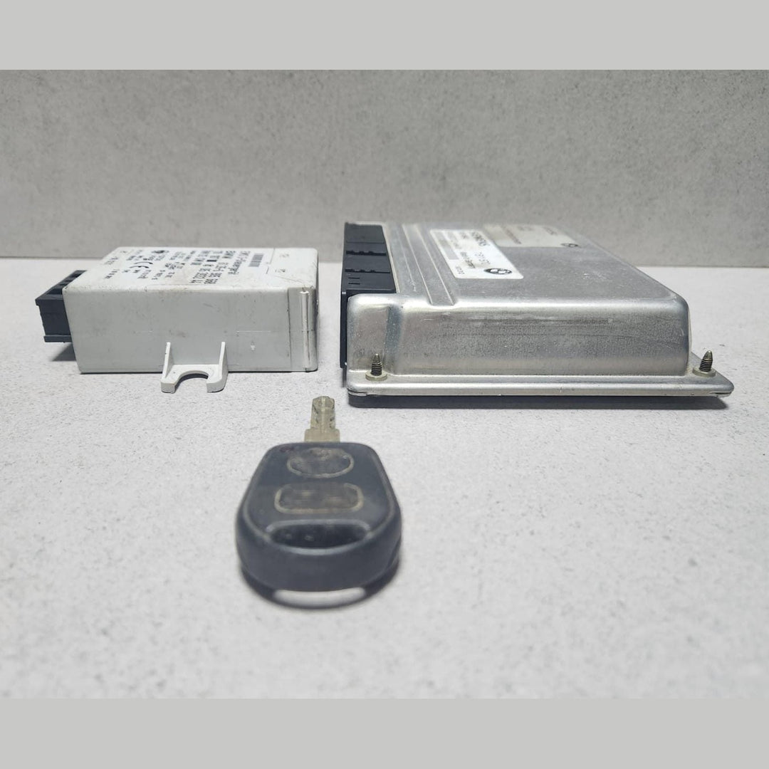 2001-2005 BMW 325i Engine Control Module MS437511570 E46 325i 330i E39 525i 530i