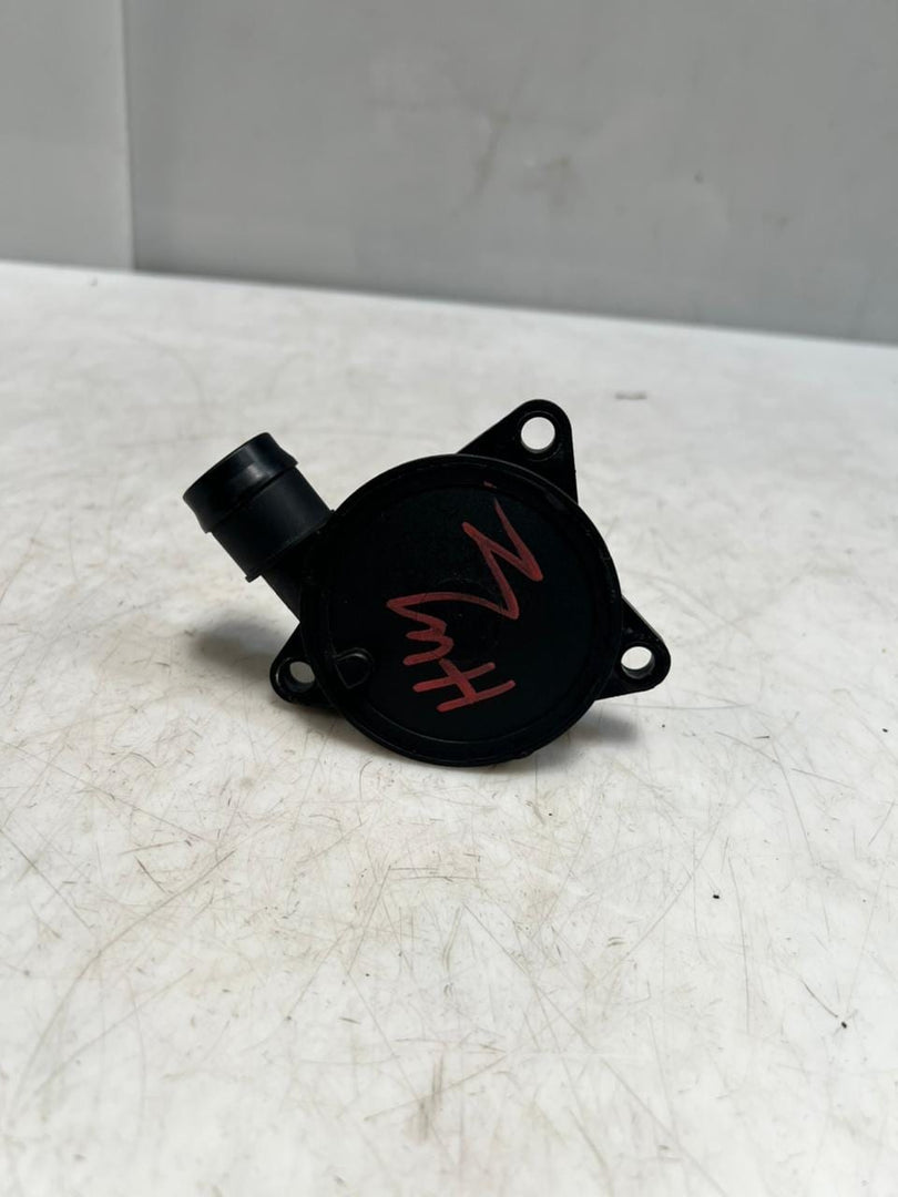 2003-2007 BMW 760Li E65 E66 E67 ENGINE Crankcase Vent Valve PVC 7549715 OEM