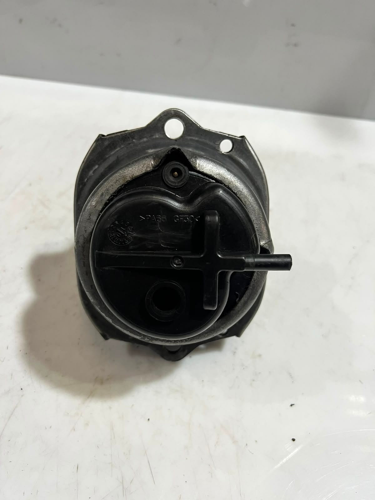 2007-2013 BMW X5 E70 and X6 E71 3.0L BEARING RUBBER Engine Mount 6795418