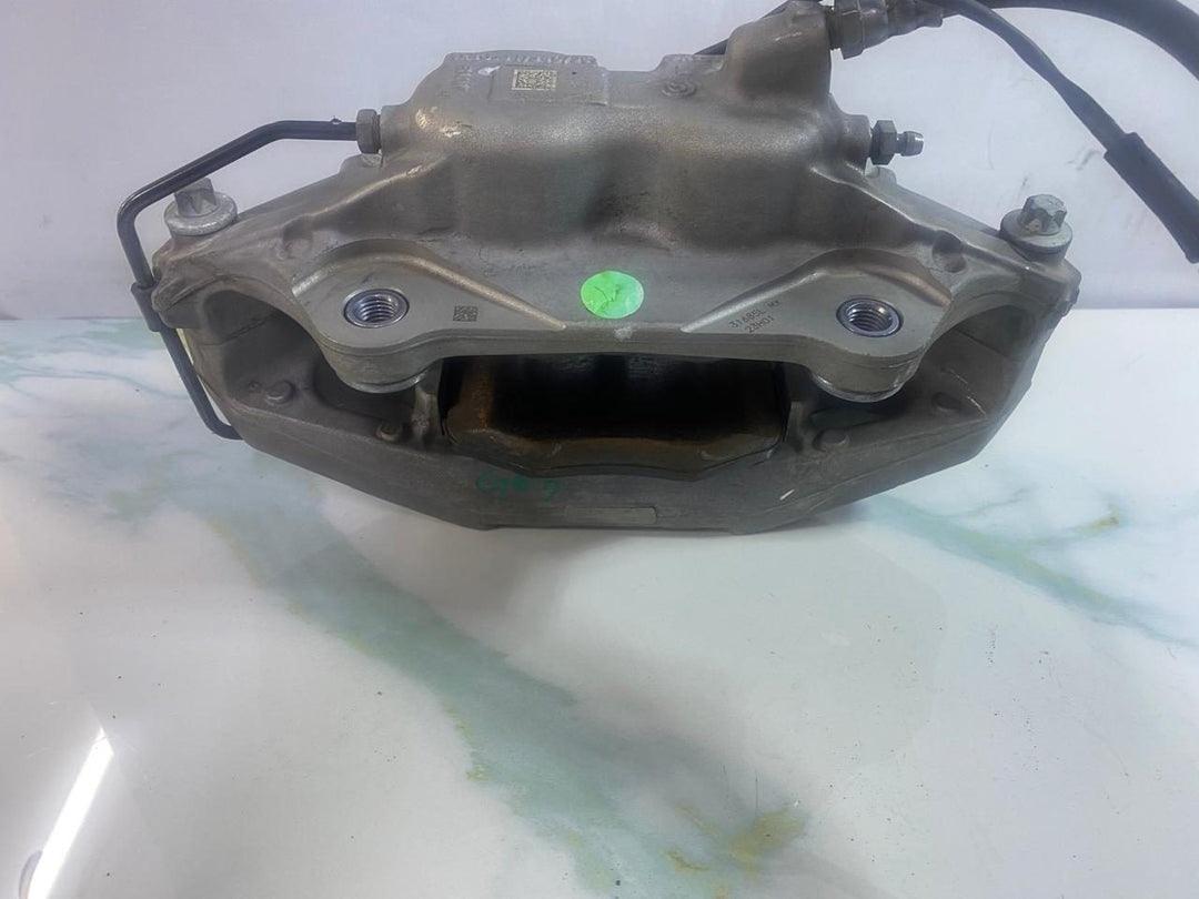 Front Brake Caliper Left, Part Number 8843331 BMW X5 G05 LCI 40I 2024