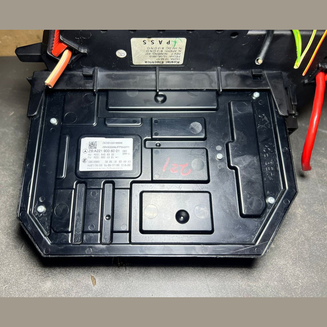Mercedes W221 S-Class Front Fuse Relay Box SAM Control A221 9006001 A221 9005801