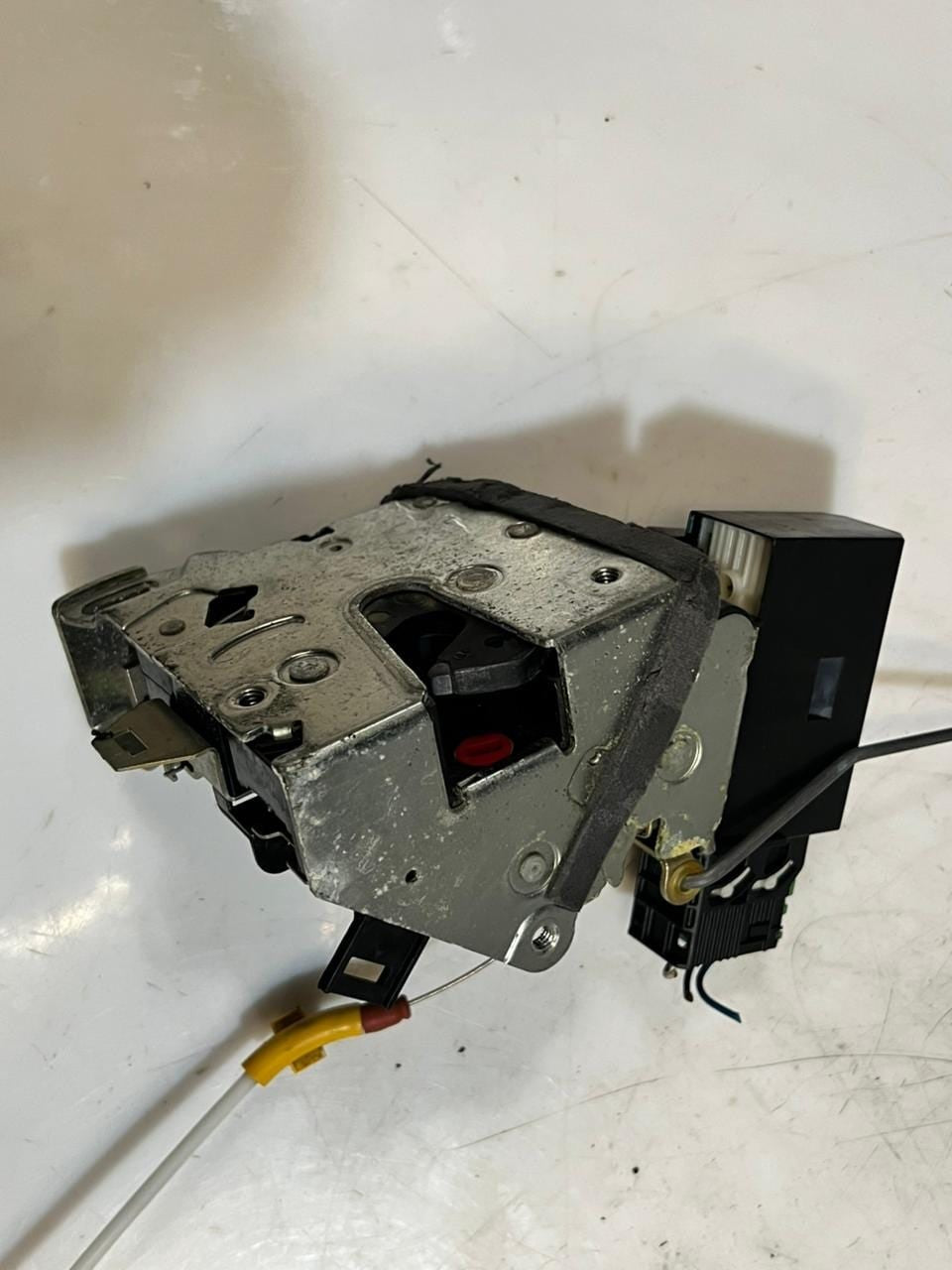 BMW E39 5-Series Door Lock Latch Actuator Rear Left 8166245 OEM