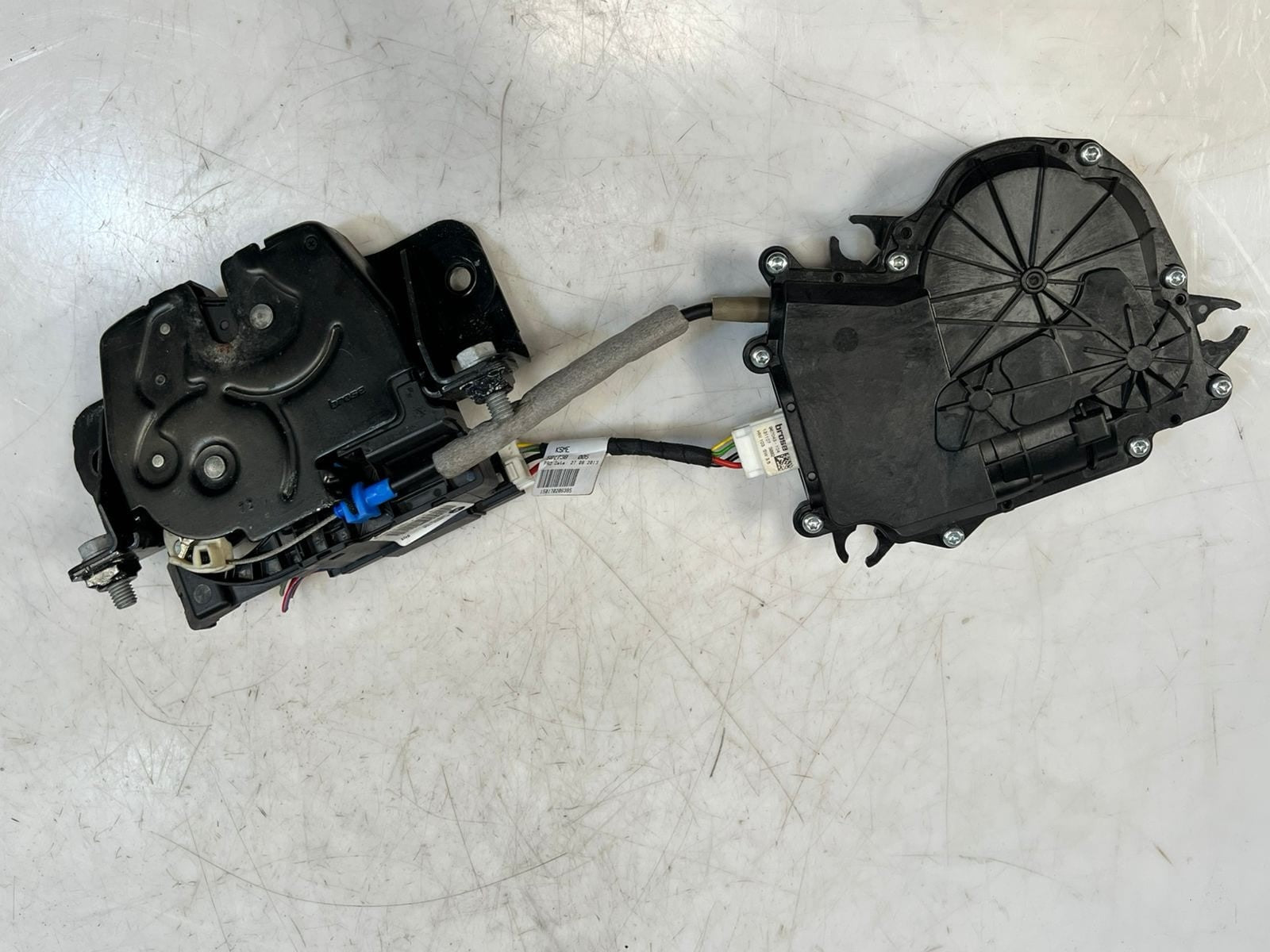 2010-2017 BMW X3 F25 TALIGATE Trunk Lid POWER Lock Actuator 7249578 OEM