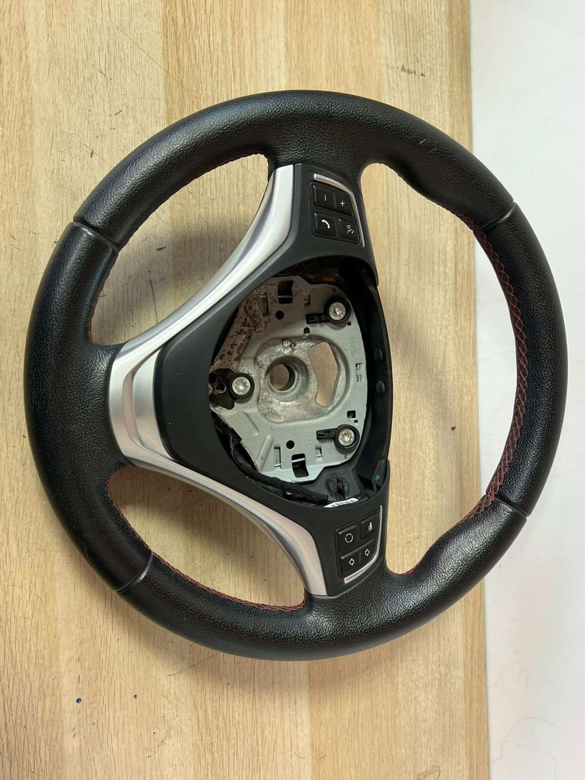 BMW Steering Wheel LEATHER 6853135 E90 E87 E84 X1 3 SERIES 2007-2015