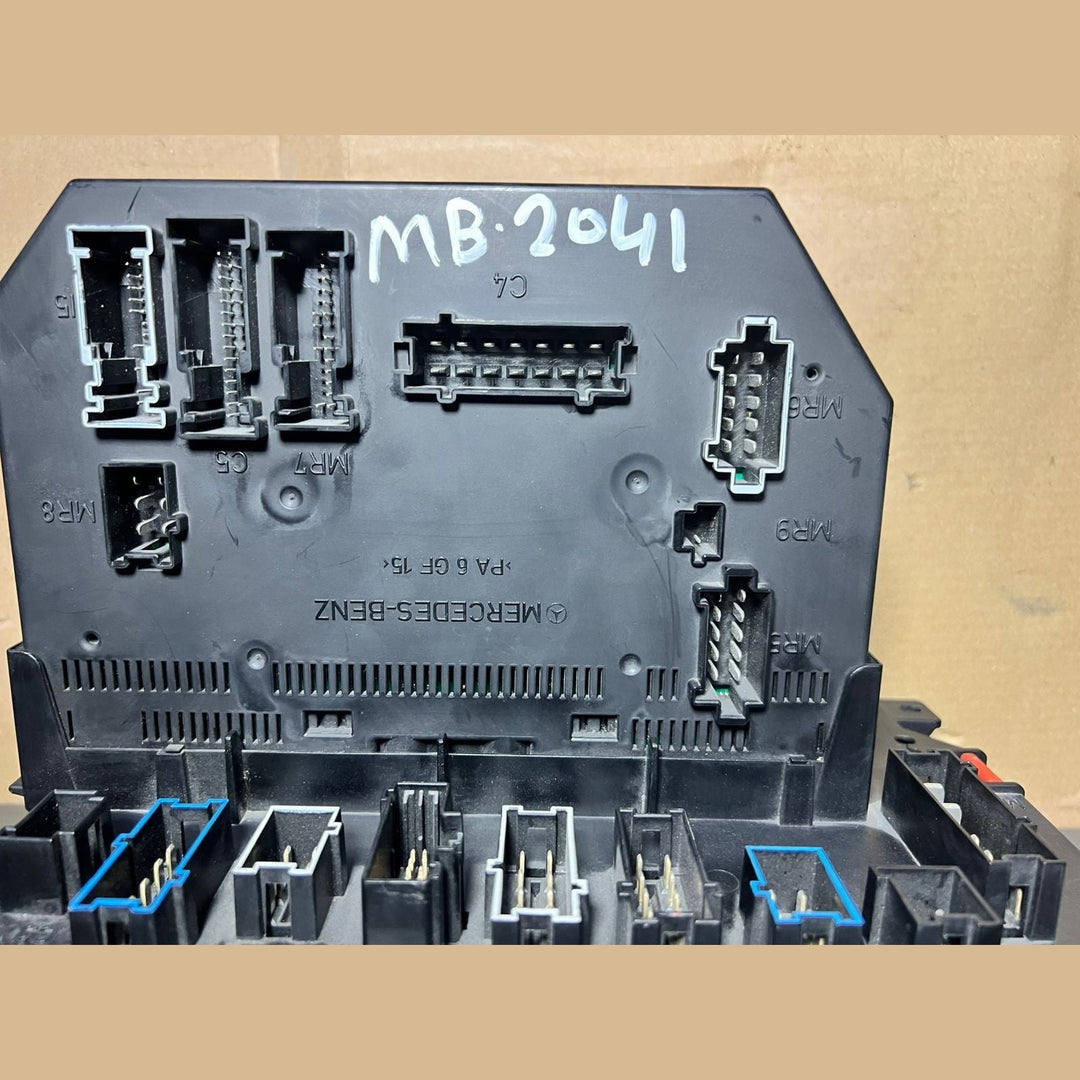 Mercedes W221 S-Class Front Fuse Relay Box SAM Control A221 5403150  A2215402862