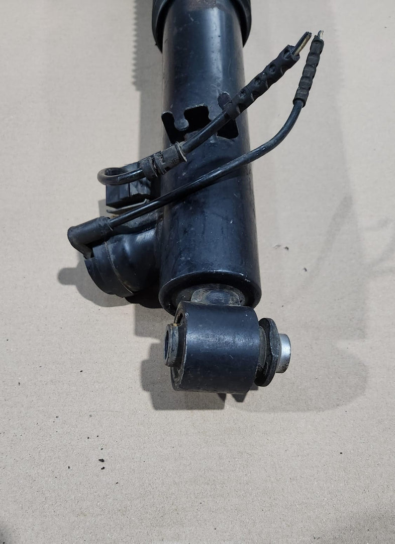 2014-2018 BMW X5 Rear Shock Absorber 6863176 X5 F15