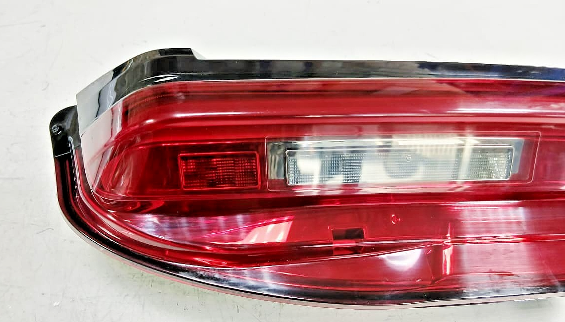 Genuine BMW 7 series  LCI G11 G12 2018-22 rear boot lid light right side 9854650