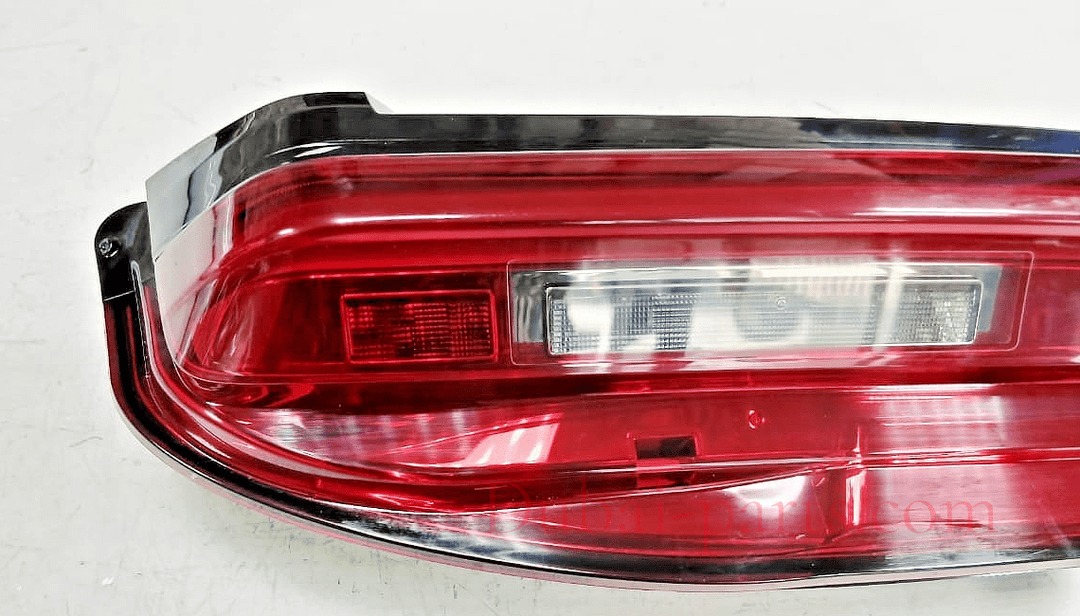 Genuine BMW 7 series  LCI G11 G12 2018-22 rear boot lid light right side 9854650