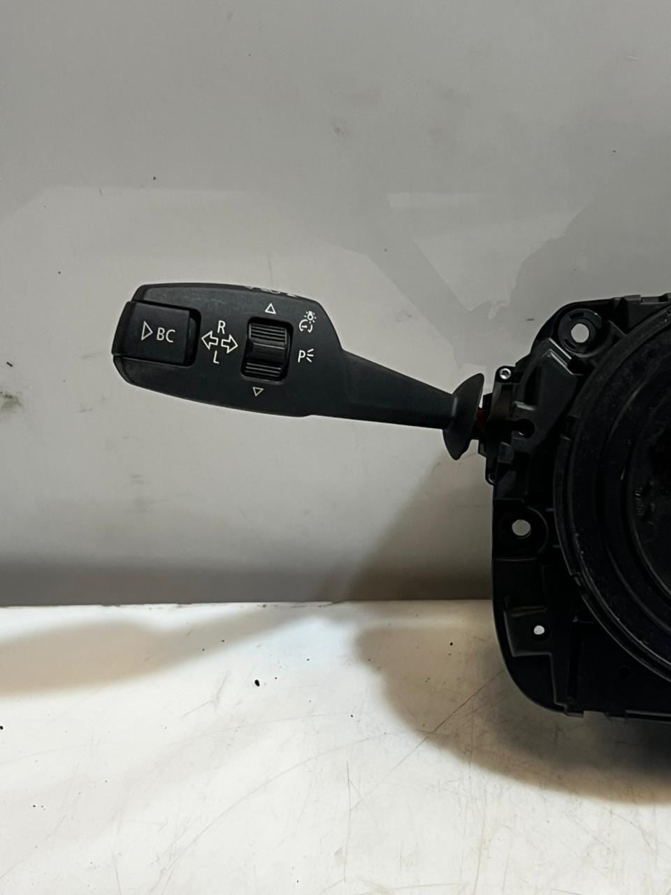 BMW 3' E82 E88 E90 E92 Steering Column Switch Cluster 9123033 OEM