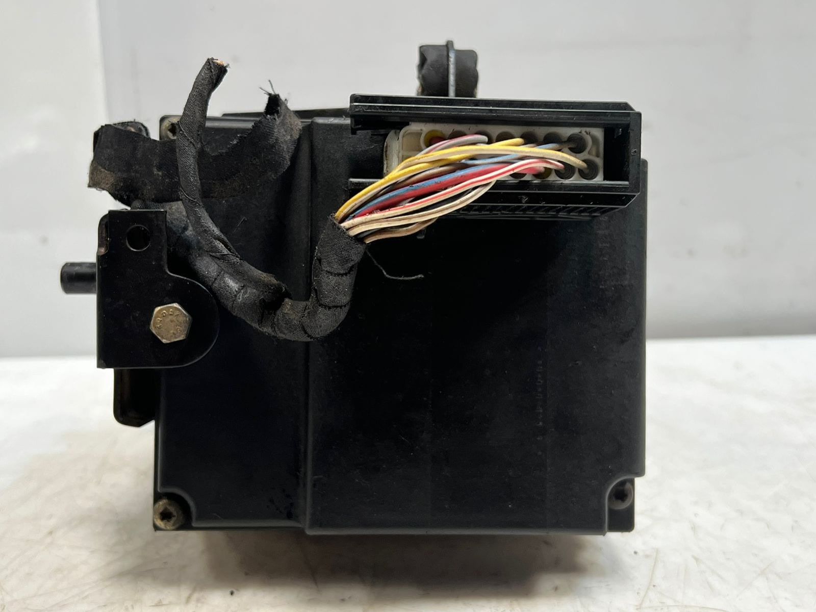 1997-2000 BMW 528i 5 Series E39 Abs Brake Pump Module 0265217000 1090910 OEM