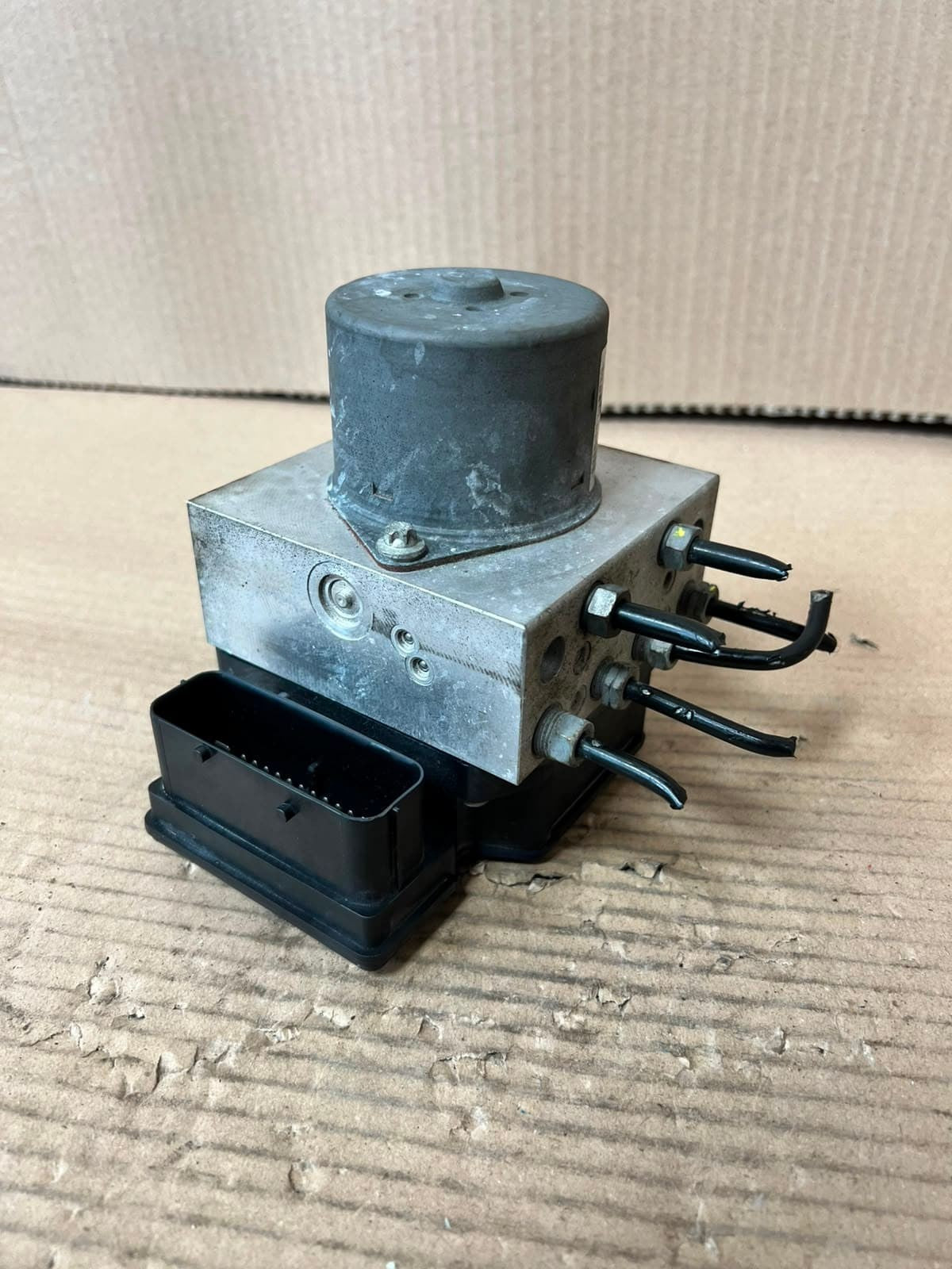 2010 Mini Cooper R56, R56 LCI, R60 ABS Pump Control Module 9807822