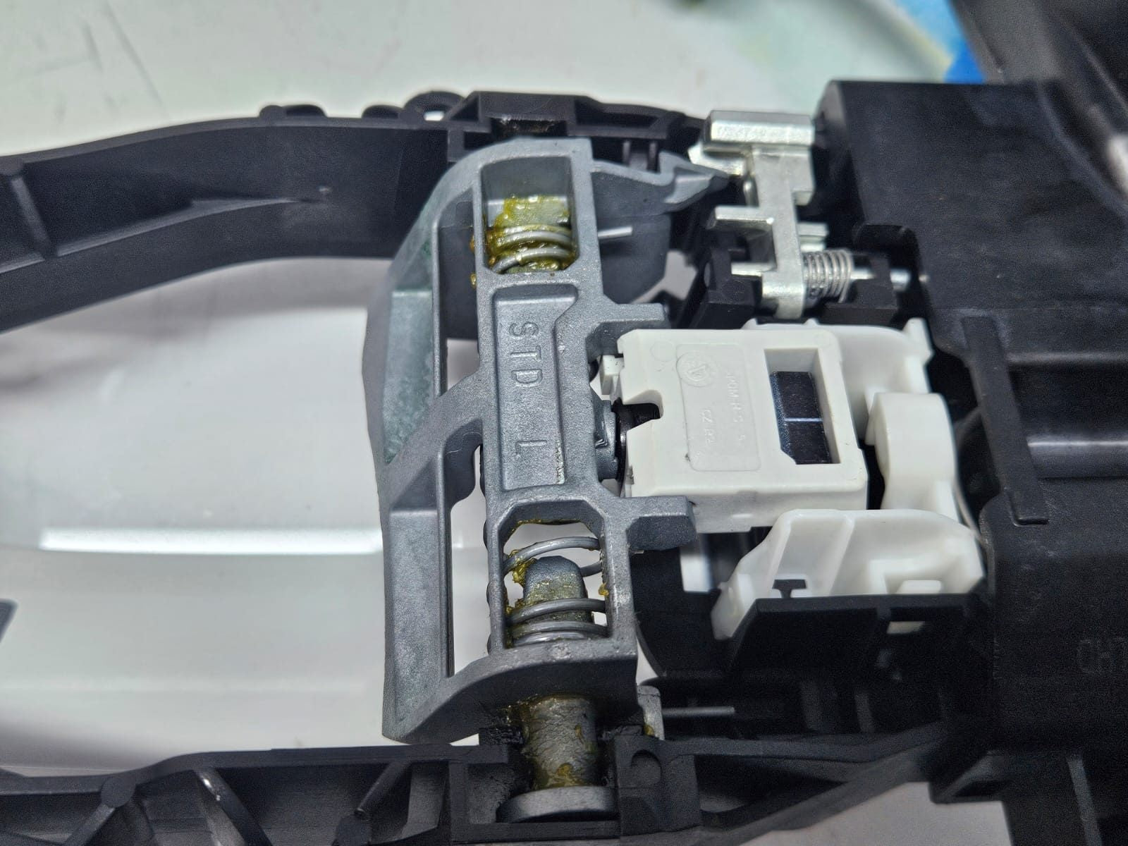 18-24 BMW G01 X3 Driver Left Front Door Latch Lock Actuator 9492091 OEM
