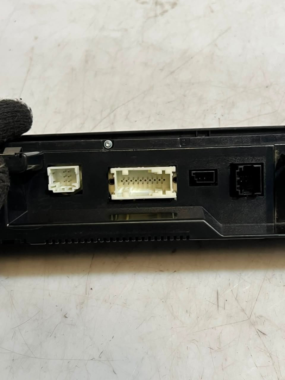 2001-2006 BMW 325i  E46 3 Series 325i, 328i, 330I Climate Control Unit 6941732