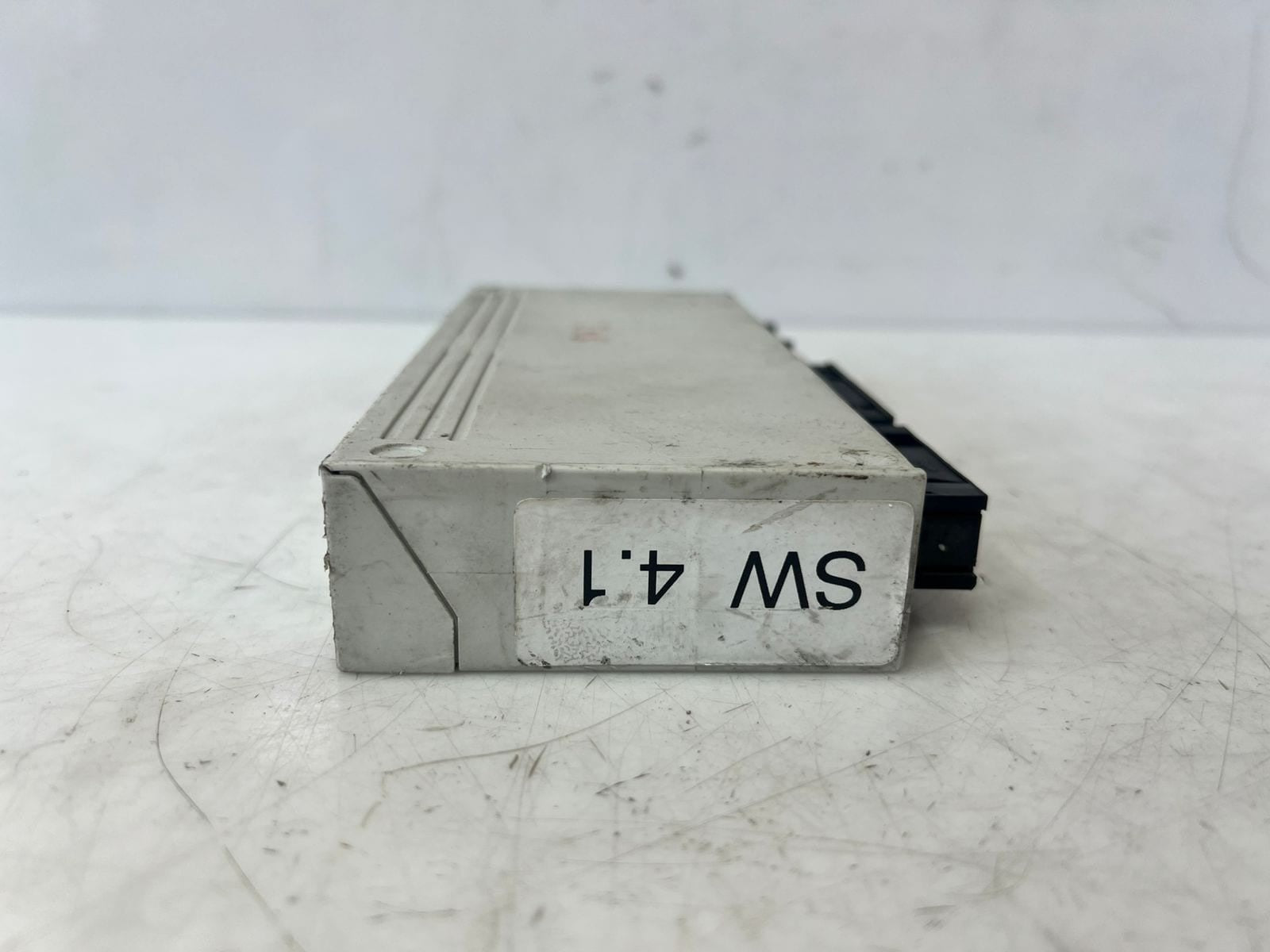 BMW E46 M3 and 330i hardware version 2.0 GM5 Body Control Module 6944842