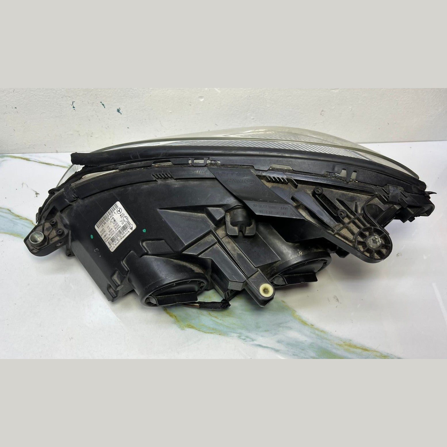 06-08 Mercedes W204 C-Class Front Right Side Head light Headlamp A204 8208661