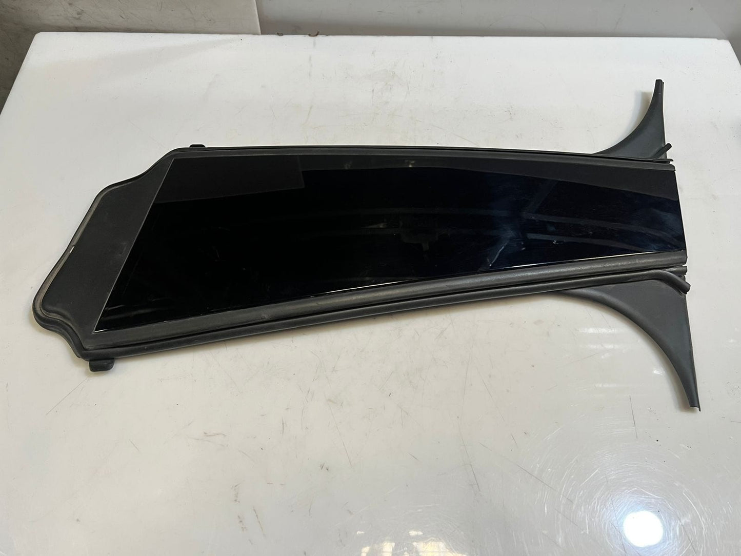 2023-2024 BMW iX 120 B-Pillar VERTICAL Trim Cover PANEL FRONT RIGHT 8491330 OEM