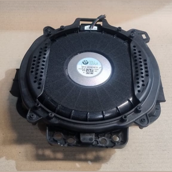 BMW X5 G05 HIFI FRONT RIGHT SUBWOOFER SPEAKER 6513-2622515 OEM