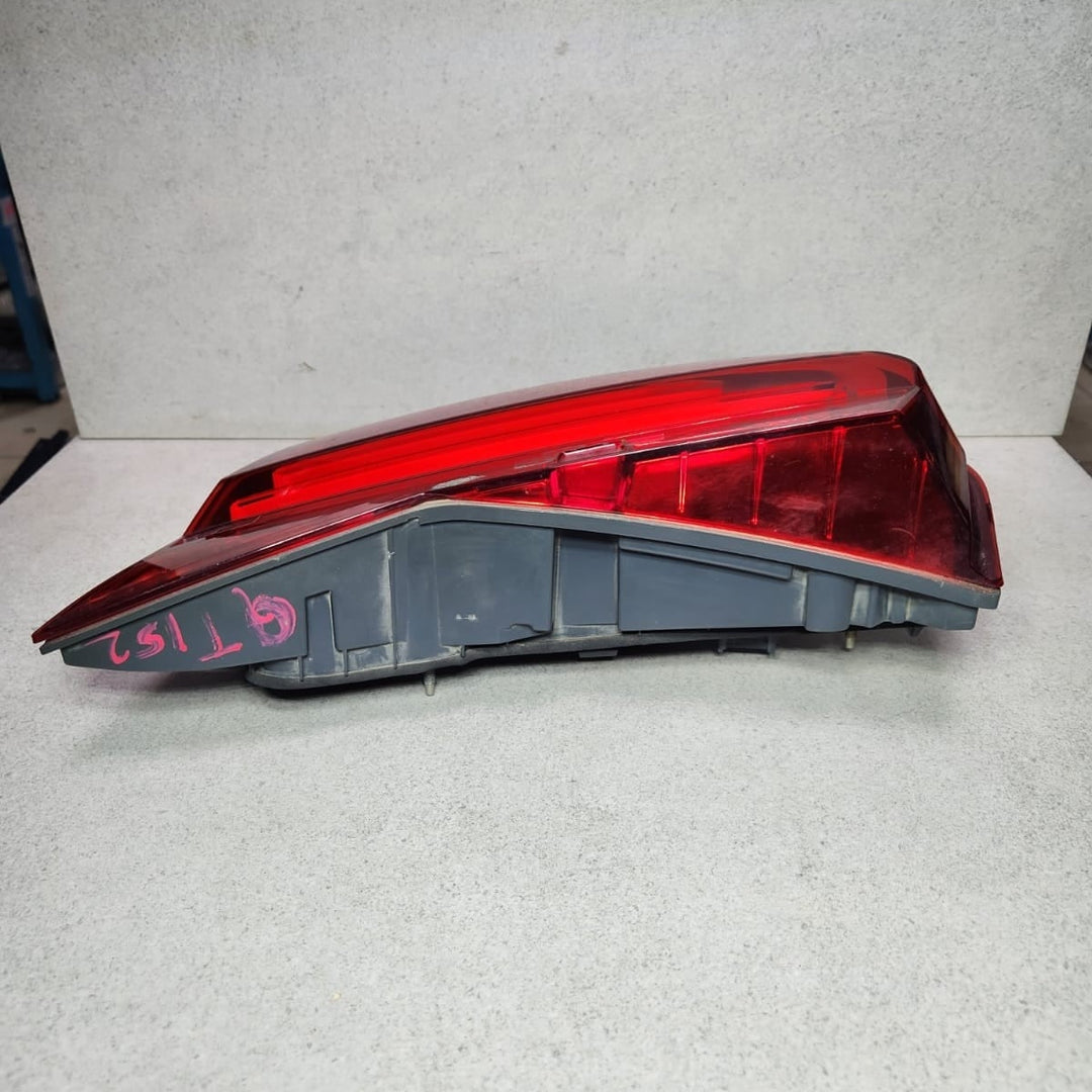 2016-2019 BMW 740i Rear Tail Light 2583246 7 Series G11 G12 