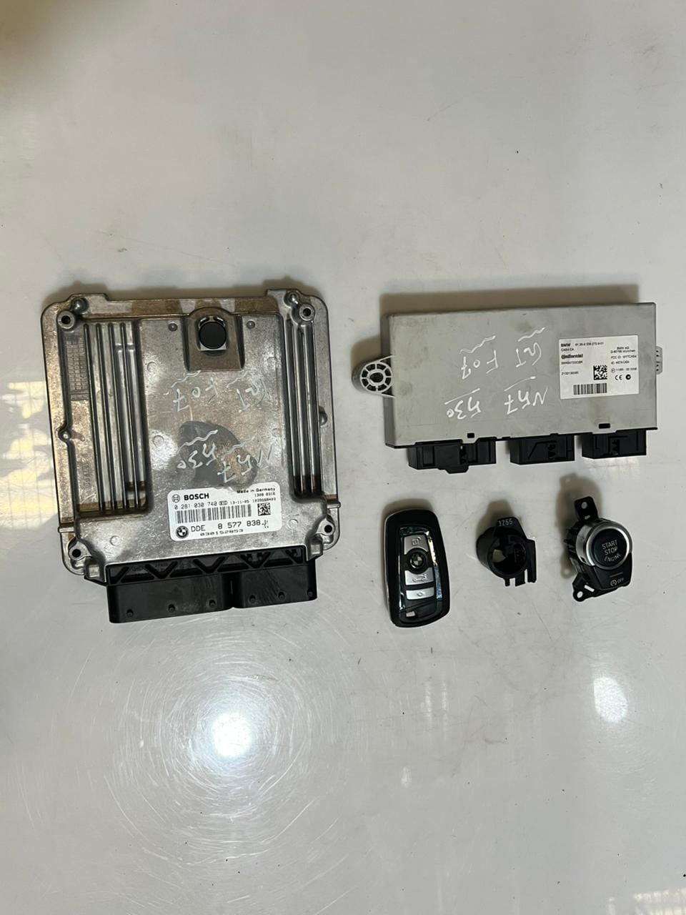 BMW F07 GT N57 530I Engine Control Unit ECU SET DDE+CAS4+1KEY 8577838 OEM