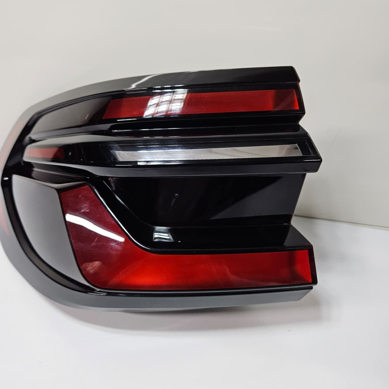 2021-2023 BMW X7 G07 Rear Left side Taillight 9881353 OEM