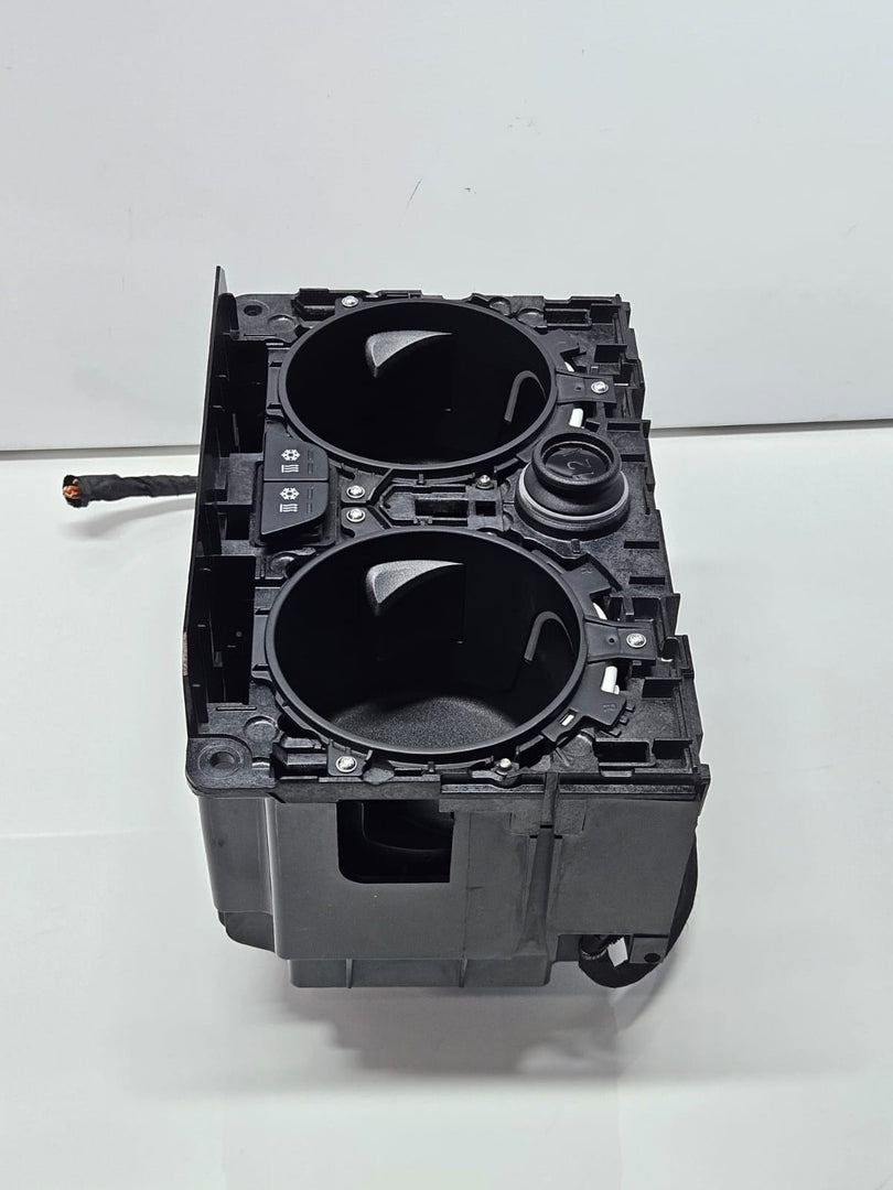 6827173-2018 BMW X5 G05, X6 G06, X7 Heated Cooled Cup Holder Center Console OEM