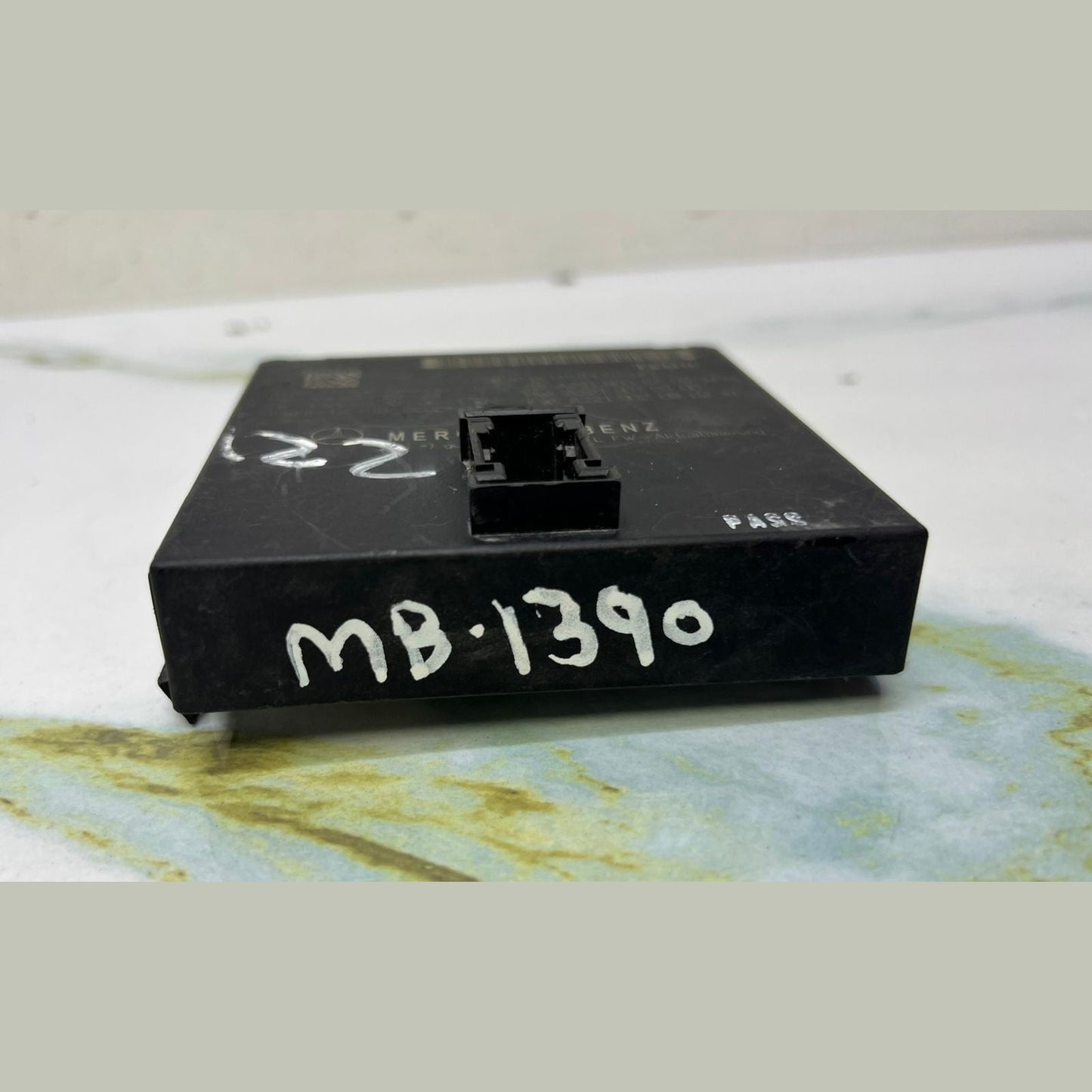 2007-2013 Mercedes-Benz S550 Central Gateway Control Module A221 9006702 W221 S-
