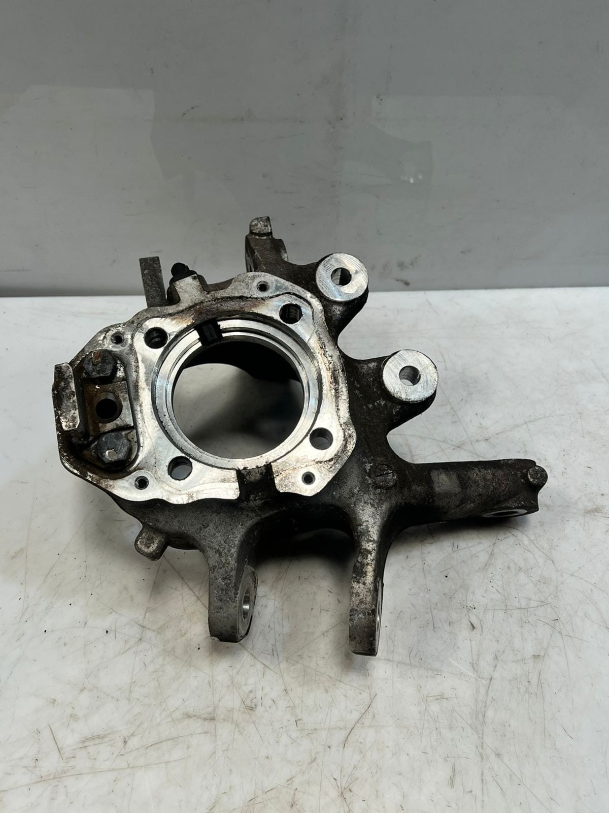 2008-2014 BMW 750i 7' F01 F02 F03 F04 Rear Wheel Hub Spindle Knuckle 6797447