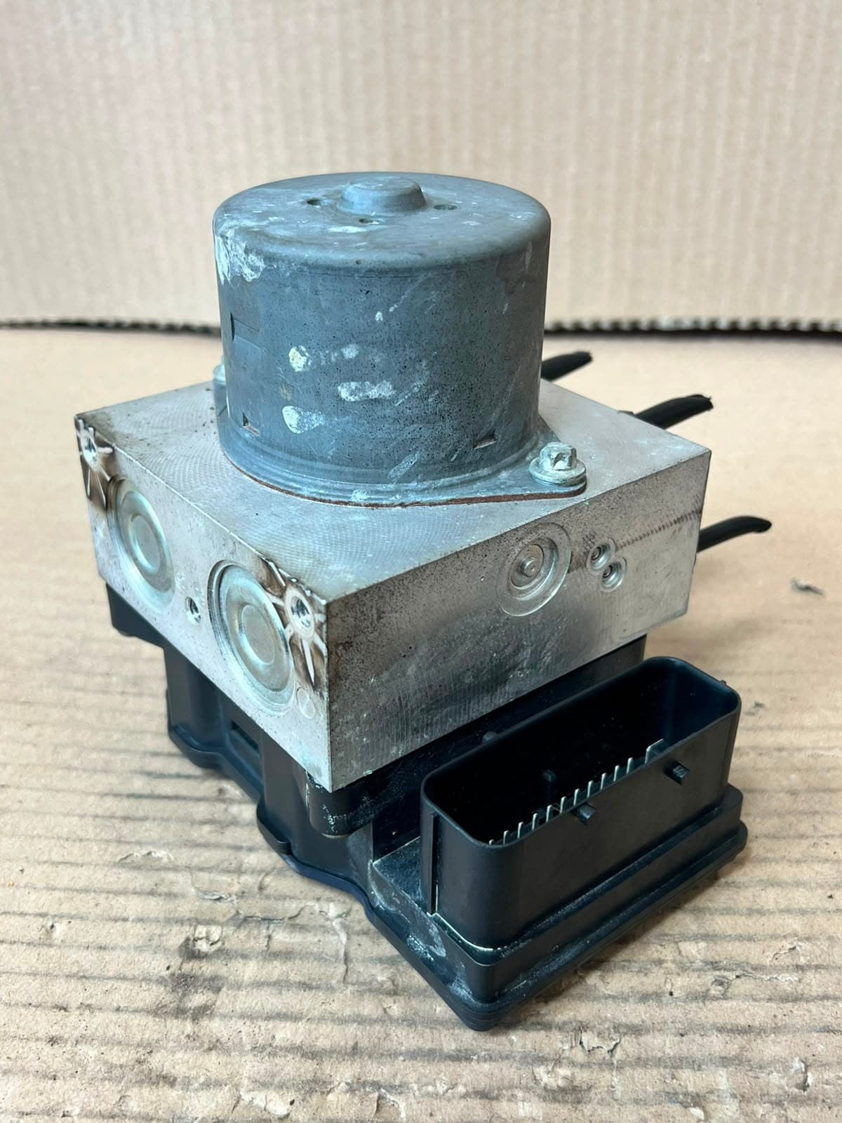 2010 Mini Cooper R56, R56 LCI, R60 ABS Pump Control Module 9807822