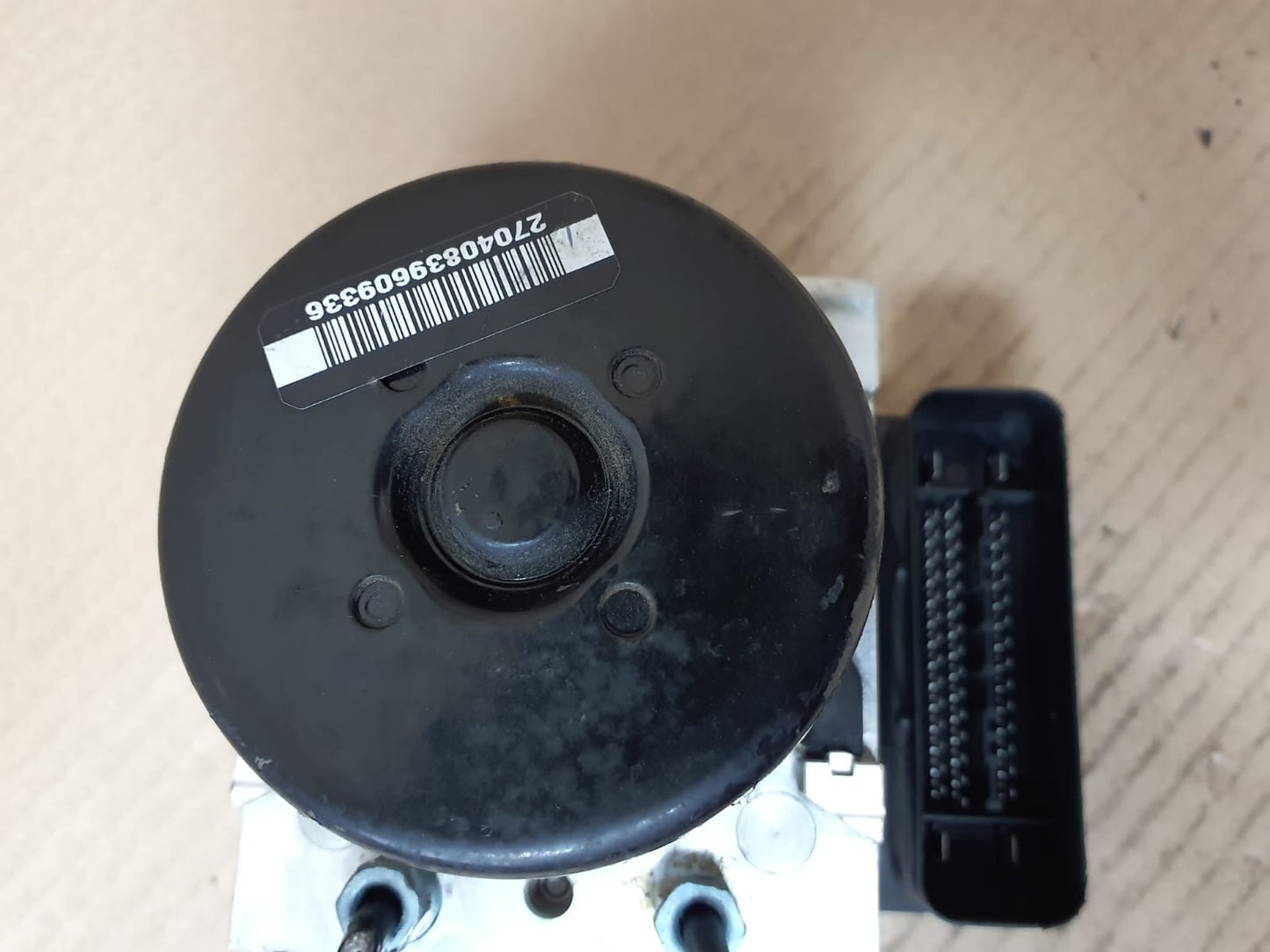 2012-2013 BMW F30 F31 F35 320i and 328i ABS Pump Control Module 6862246 OEM