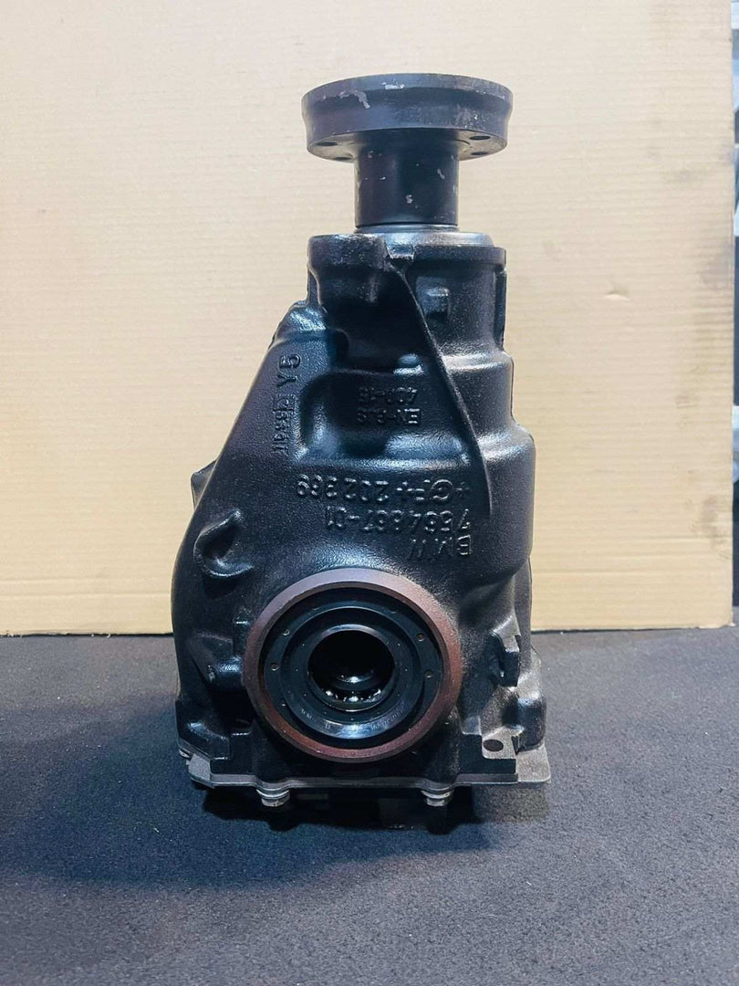 2006-2007 BMW 525i BMW 5 Series E60 E61 525i 523i Rear Differential 7560606