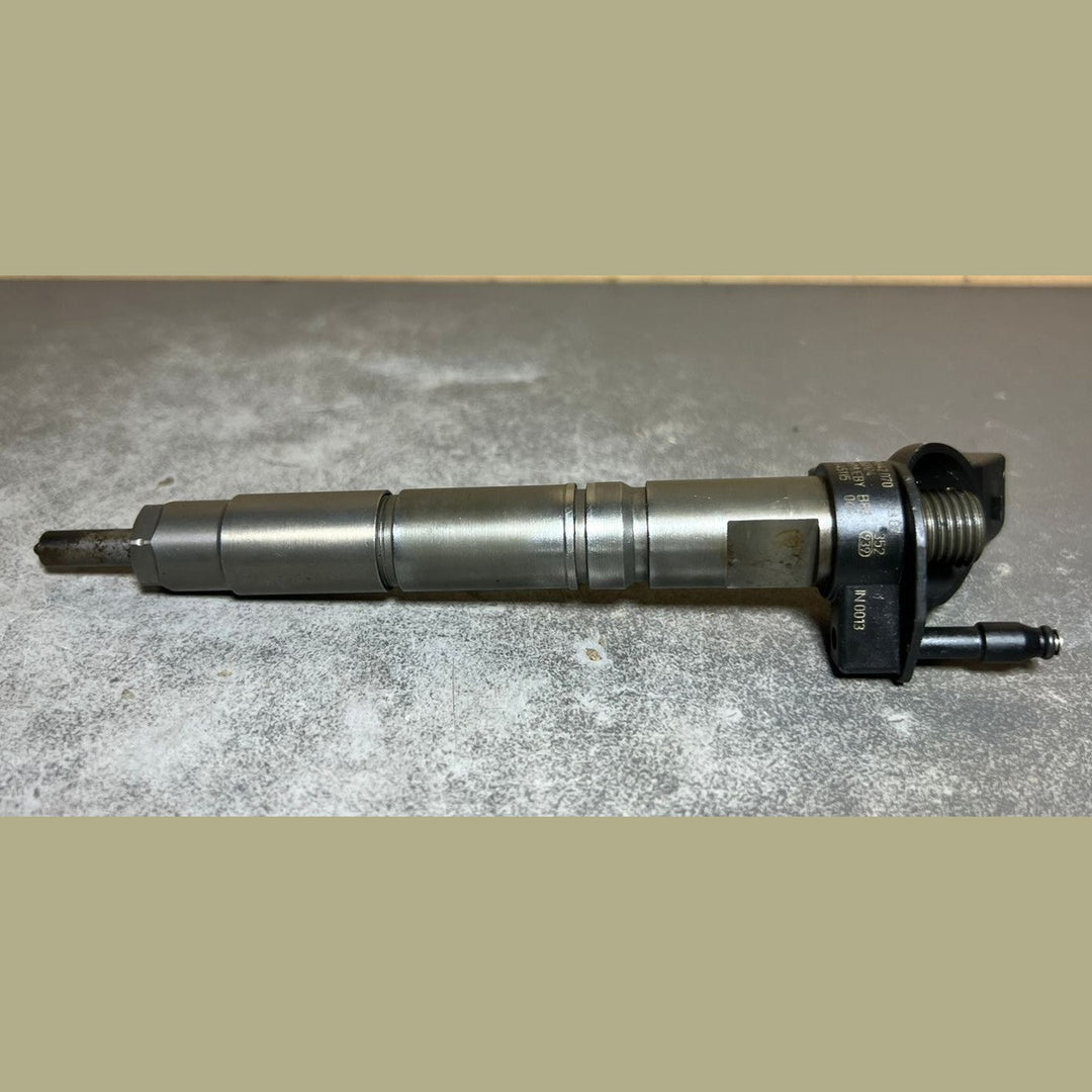 Genuine Mercedes W164 W211 Fuel Injector Sprinter OM642 A642 0701387 Oem Diesel