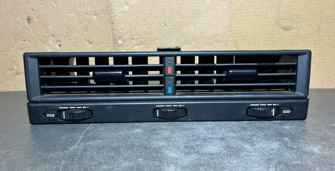 88-98 Mercedes R129 SL Front Center Dashboard  Heater A/C Air Vent A129 8300354