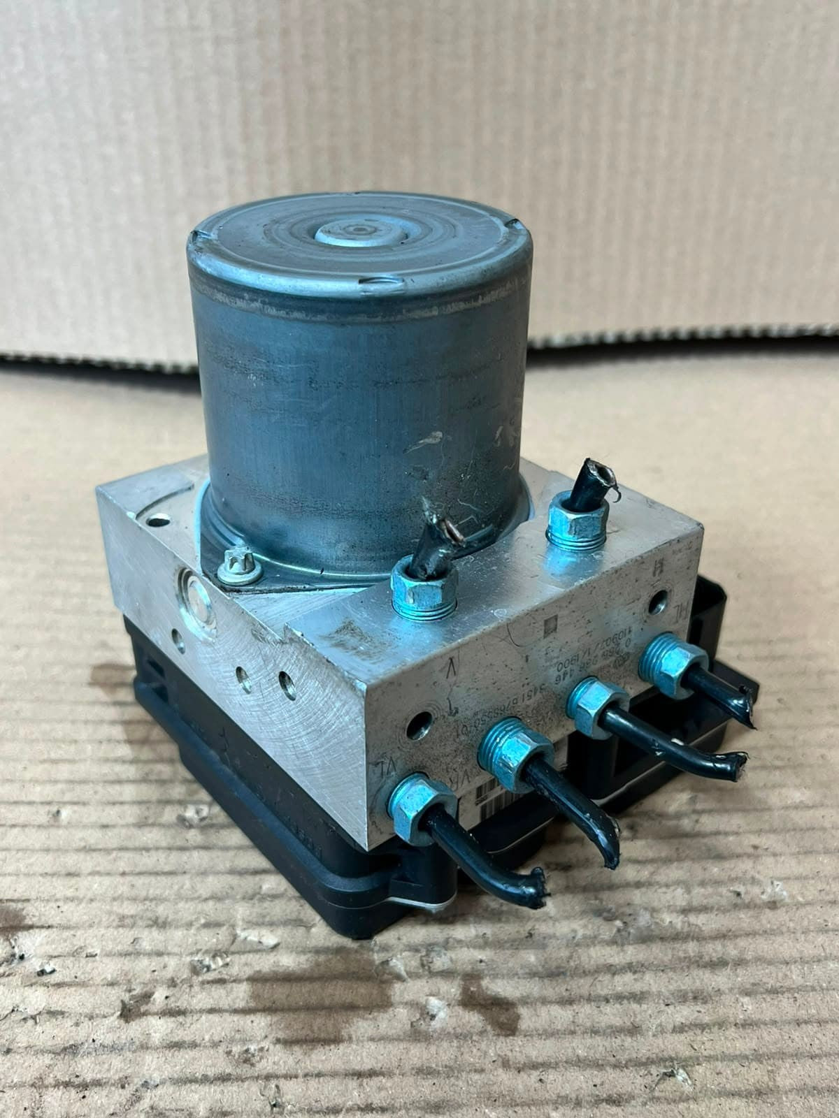 2010-2015 BMW X1 E84 ABS HYDRAULIC Pump/Modulator 6792350 OEM