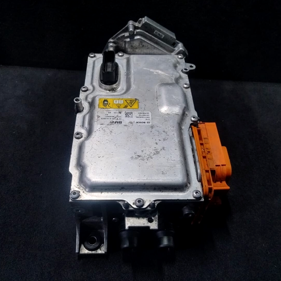 BMW i8 I12 I15  VOLTAGE CONVERTER INVERTER MOTOR CONTROL OEM  - 8646687